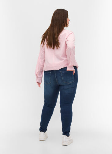 Nille Jeans mit hoher Taille und Stickerei, Blue denim, Model image number 1