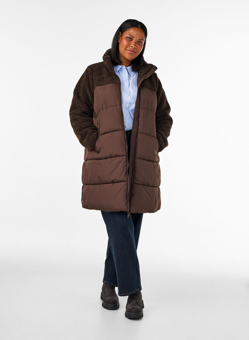 Mittellange Steppjacke mit Teddyfleece, Braun, Model image number 1