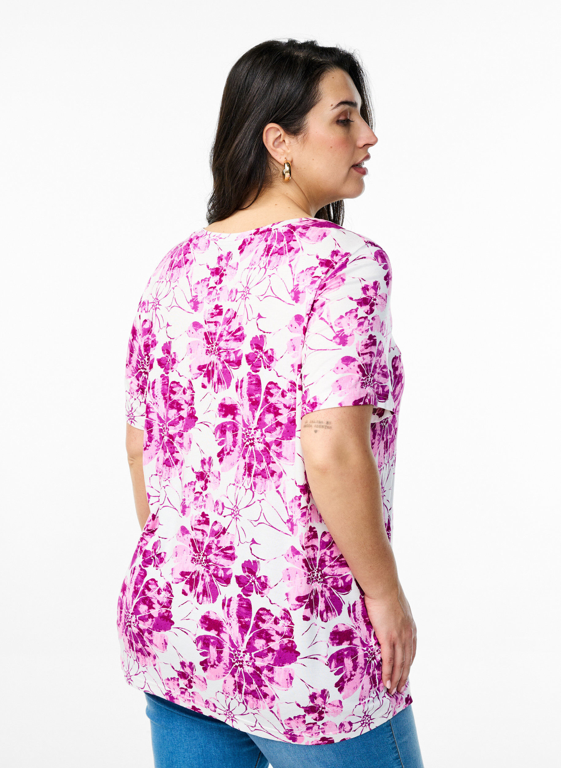 Zizzi T-Shirt mit floralem Print, Pink, Model image number 2