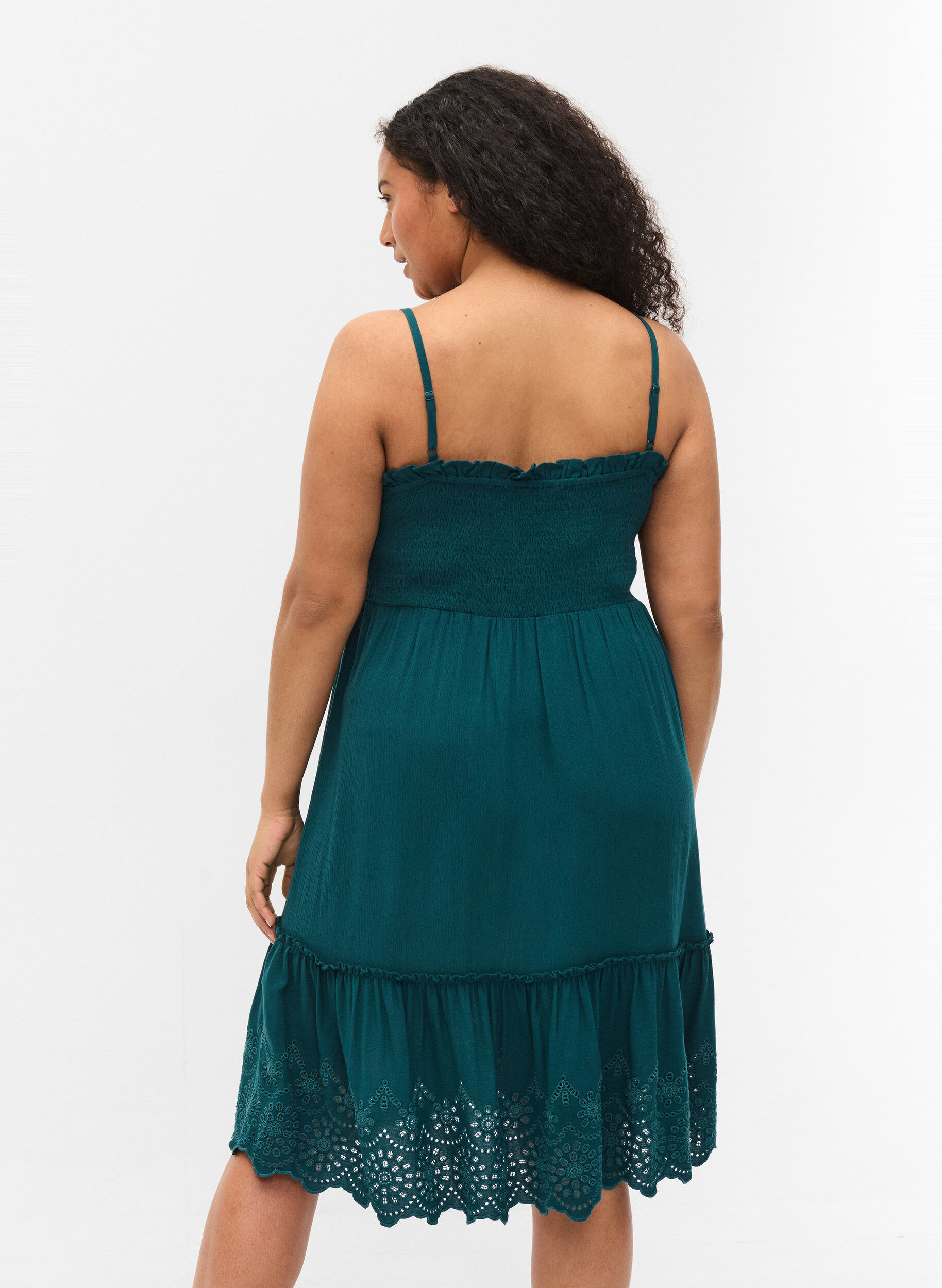 Zizzi Viskose Strandkleid mit Smock und Lochstickerei, Deep Teal, Model image number 1