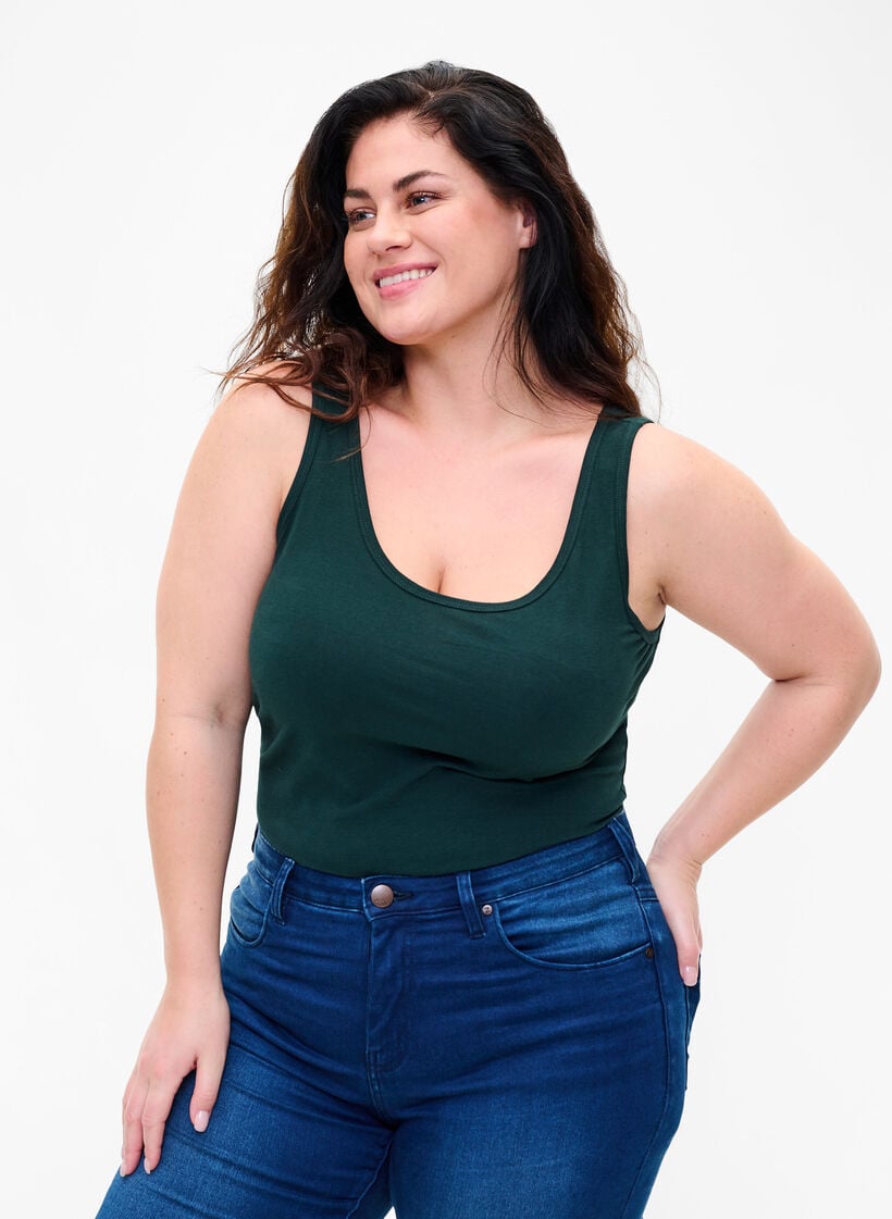 Einfarbiges basic Top aus Baumwolle, Grün, Model image number 0