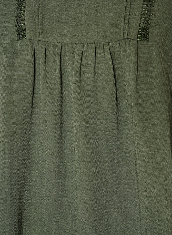 Bluse mit V-Ausschnitt und H&auml;kelband, Gr&uuml;n, Packshot image number 2
