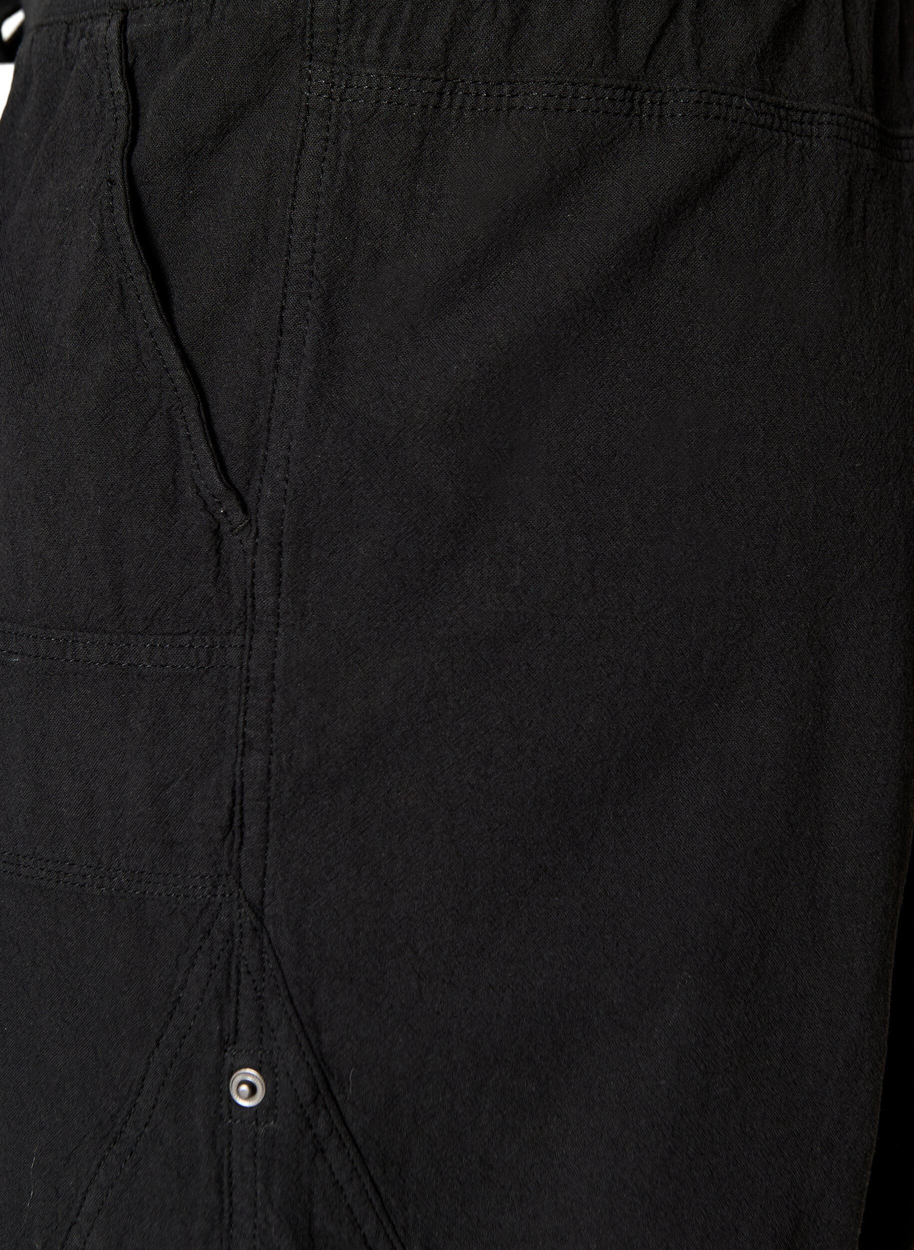 Zizzi Lockere Shorts aus Baumwolle mit Taschen, Schwarz, Packshot image number 3