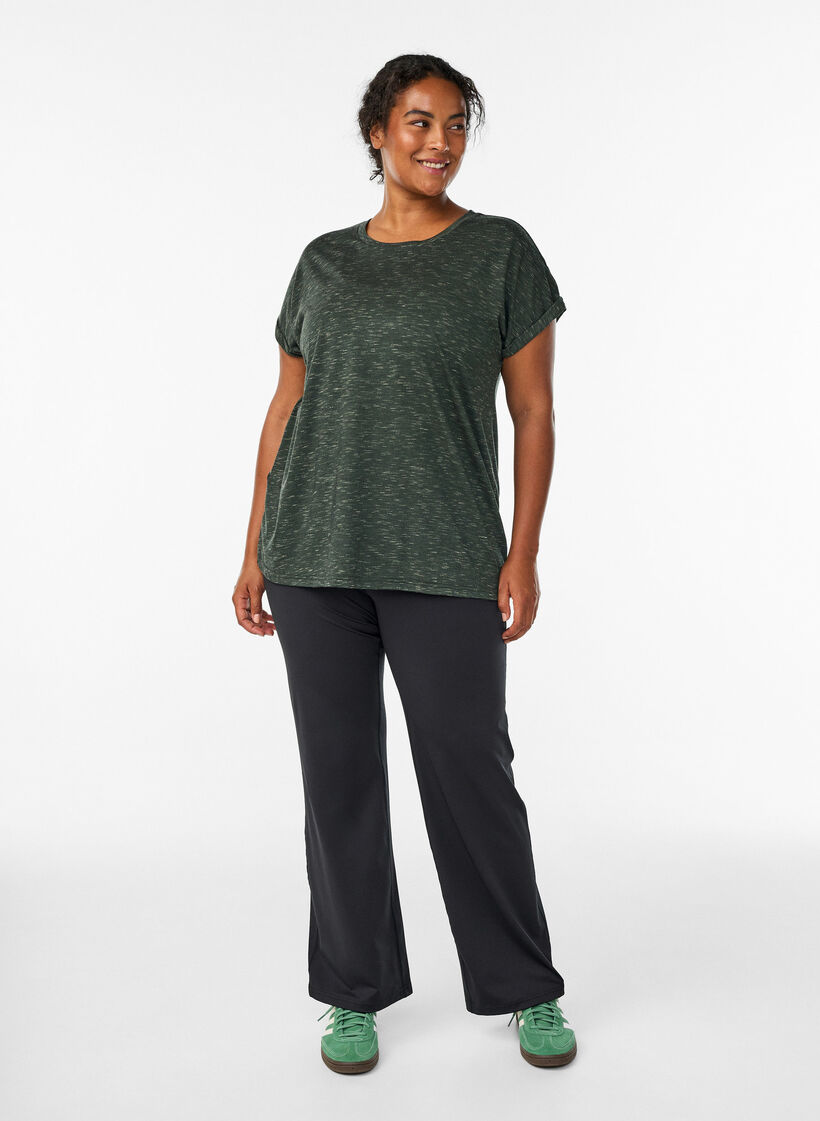 Lockerer Trainingstop mit kurzen &Auml;rmeln, Gr&uuml;n, Model