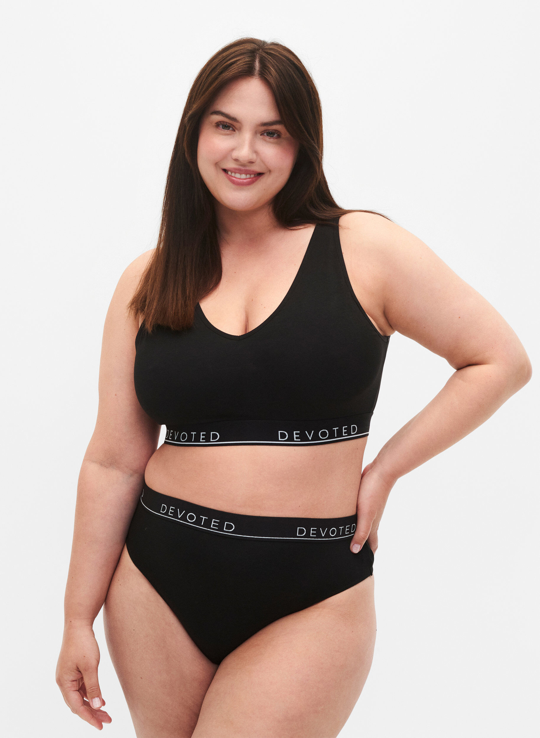 Baumwoll-G-String mit regul&auml;rer Taille, Schwarz, Model