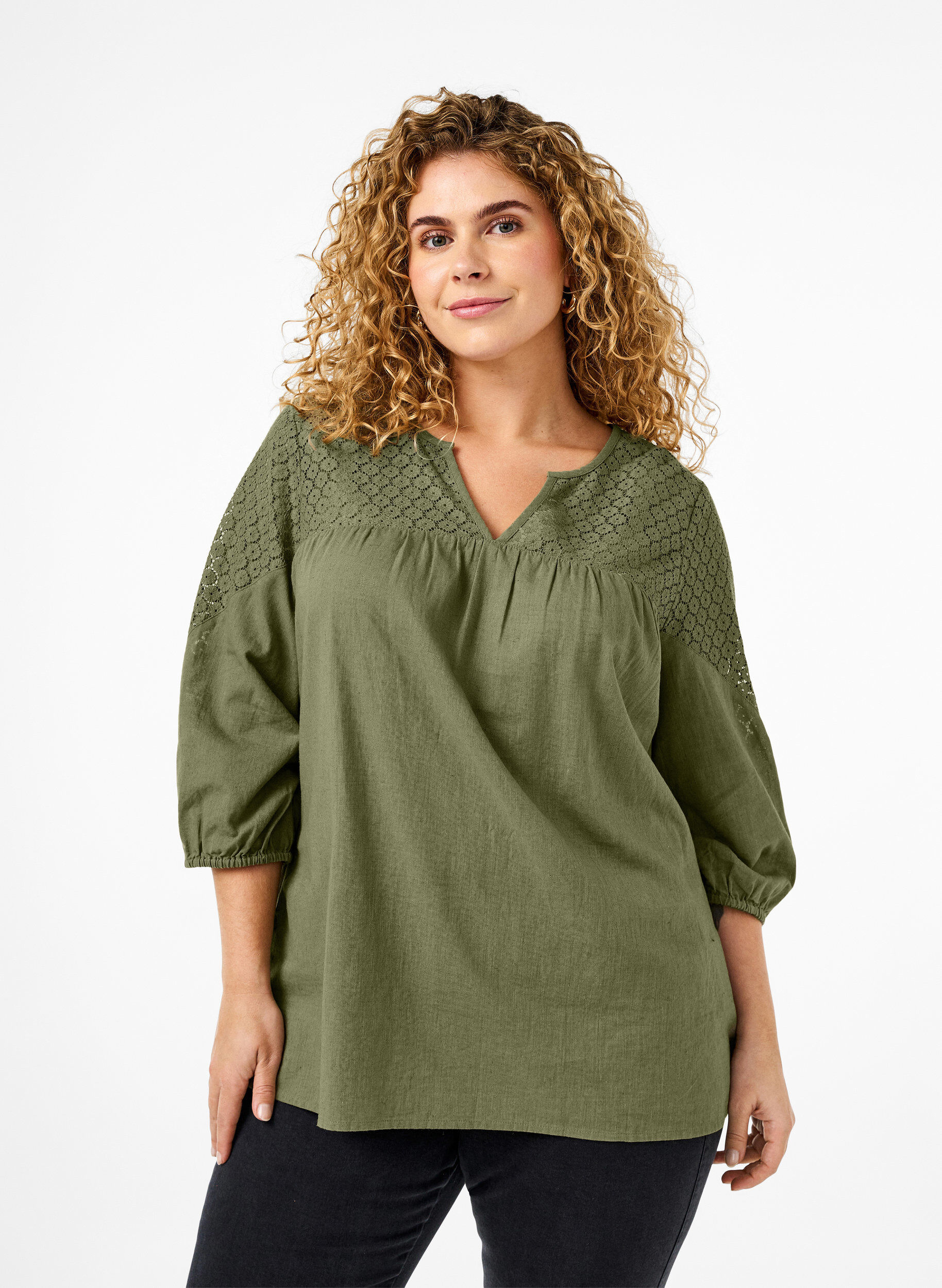 Zizzi Bluse aus Baumwollmischung mit Leinen und H&auml;keldetails, Deep Lichen Green, Model image number 0