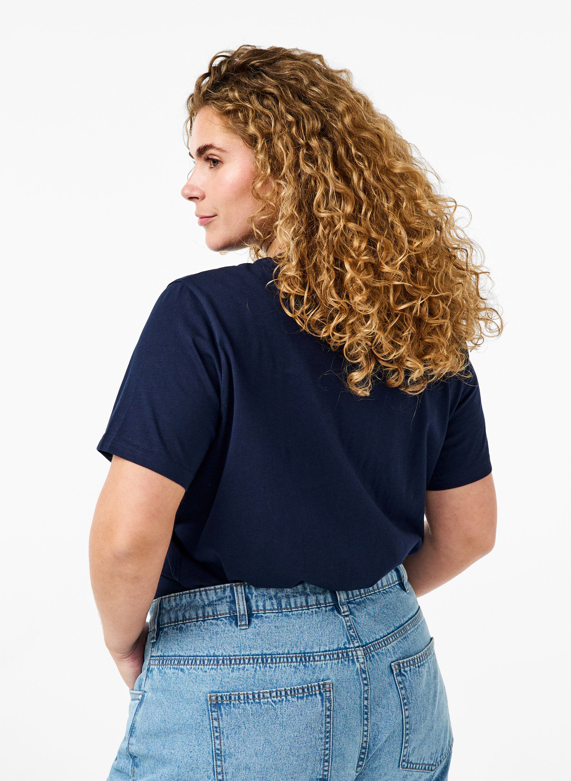 Zizzi Basic-T-Shirt aus Baumwolle mit Rundhalsausschnitt, Blau, Model image number 2