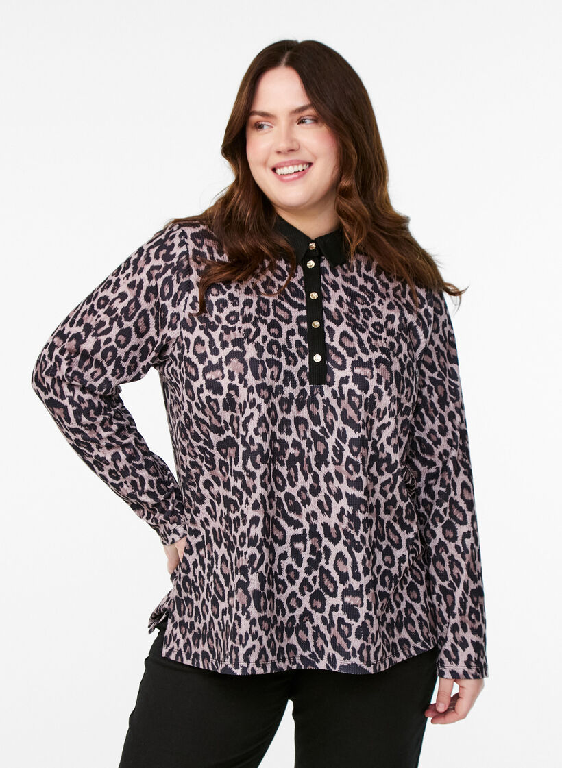 Poloshirt mit Leo-Print und goldfarbenen Knöpfen, Braun, Model image number 0