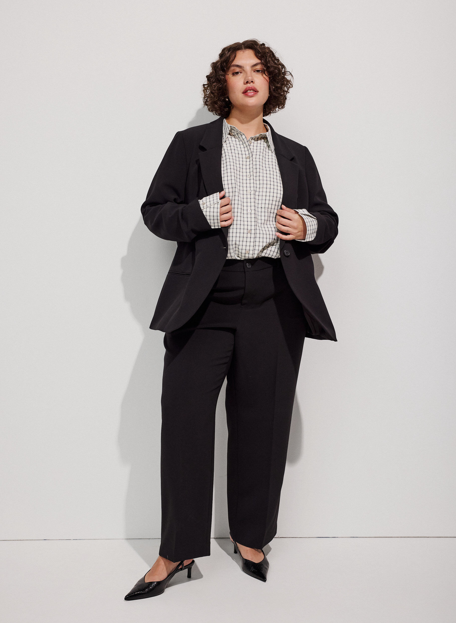 ZizziKlassischer Blazer mit 1-Knopf-Verschluss, Schwarz, Model image number 1