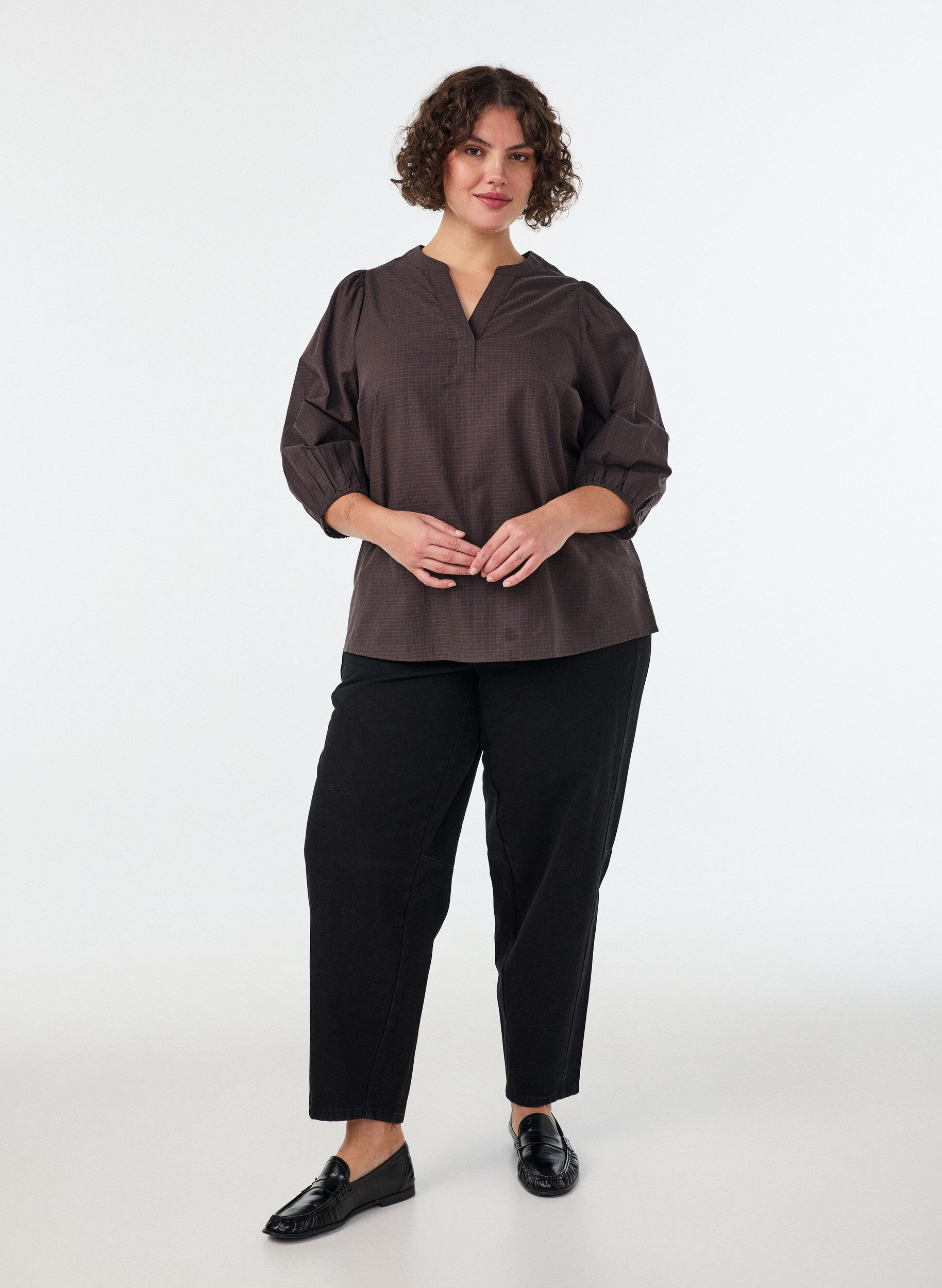 ZizziKarierte Bluse mit V-Ausschnitt und 3/4-&Auml;rmeln, Braun, Model image number 1