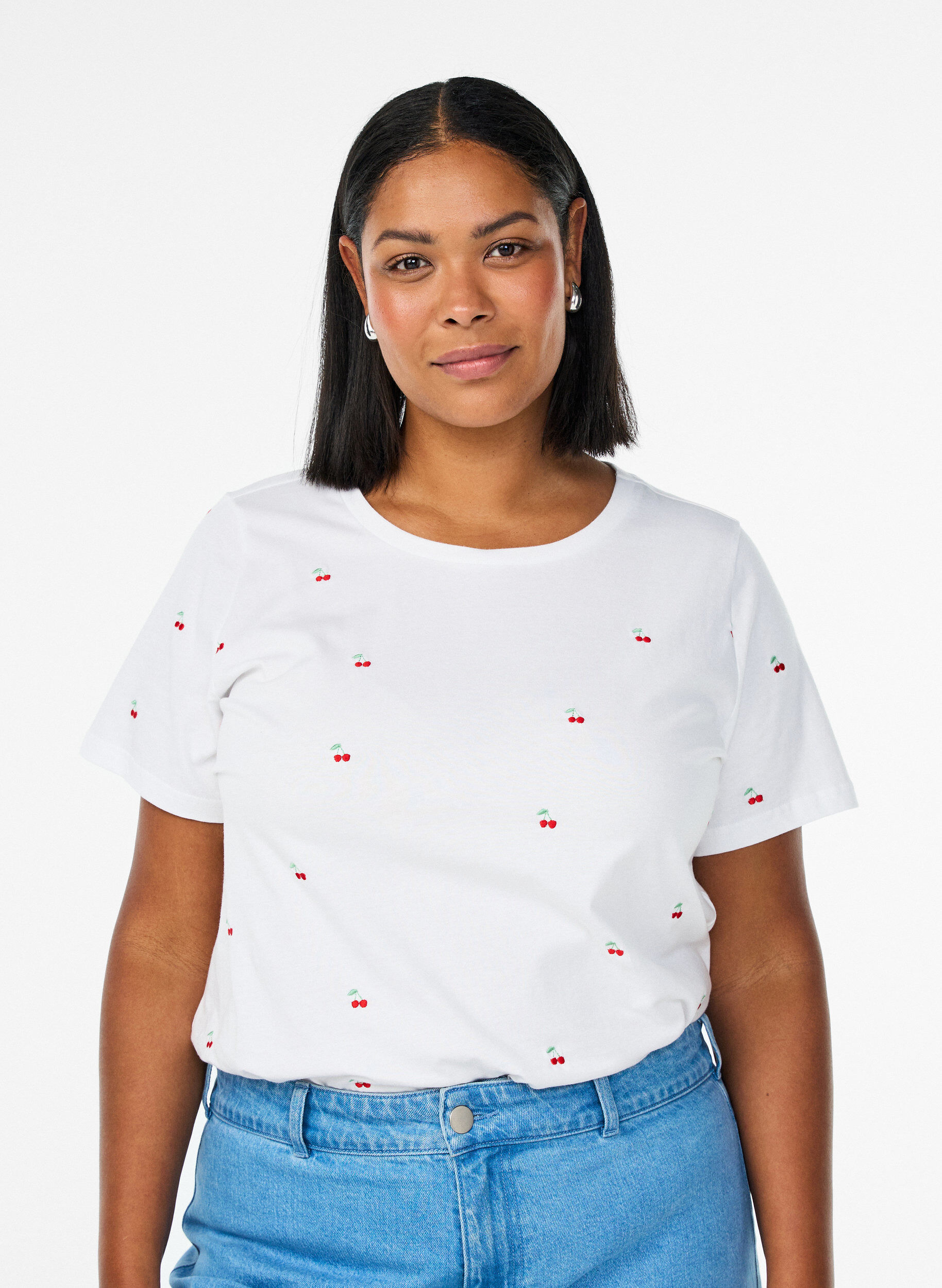 Zizzi T-Shirt aus Bio-Baumwolle mit aufgestickten Motiven, Wei&szlig;, Model image number 0