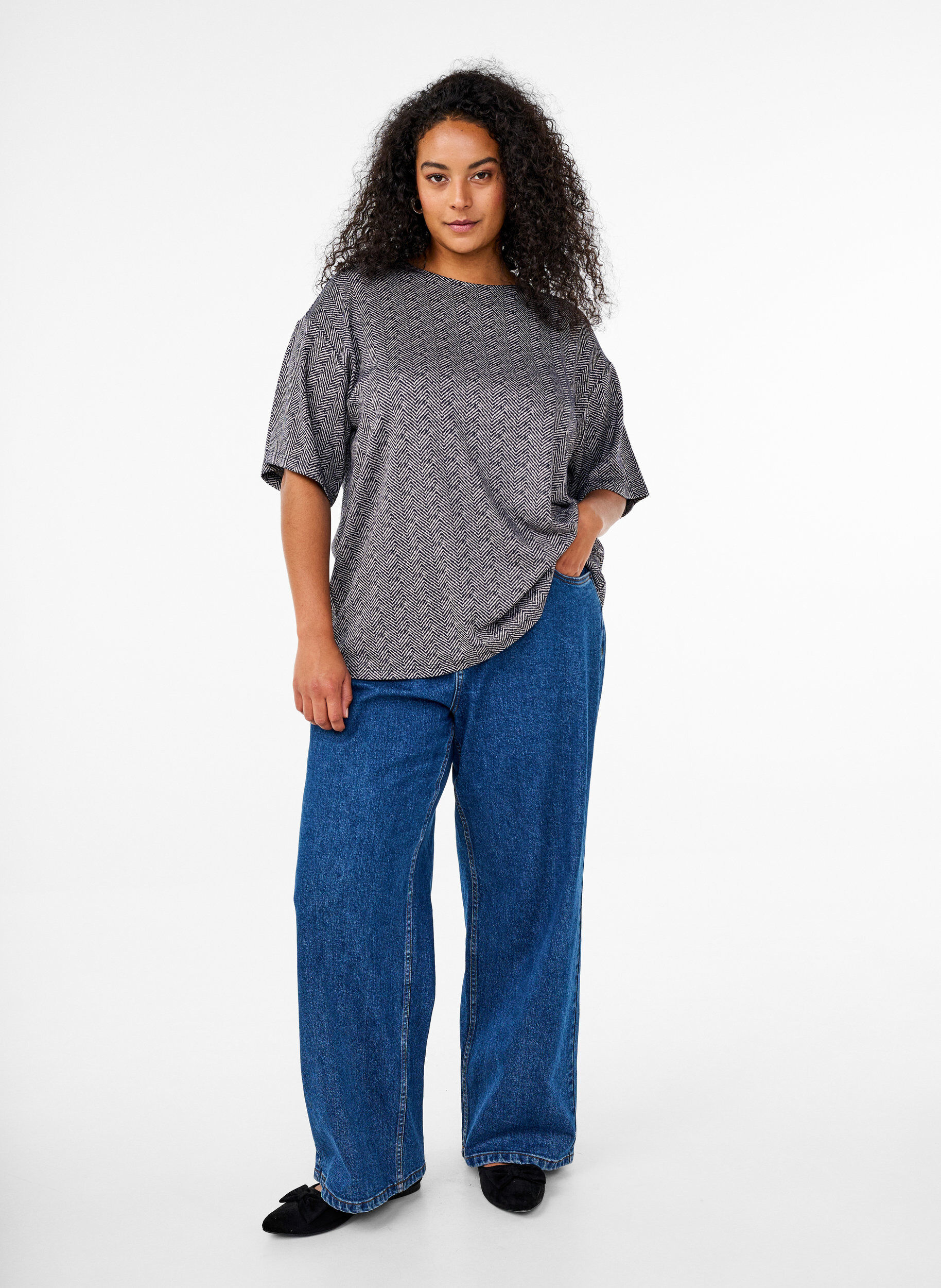 Zizzi Oversize-Bluse mit Muster, Blau, Model image number 1