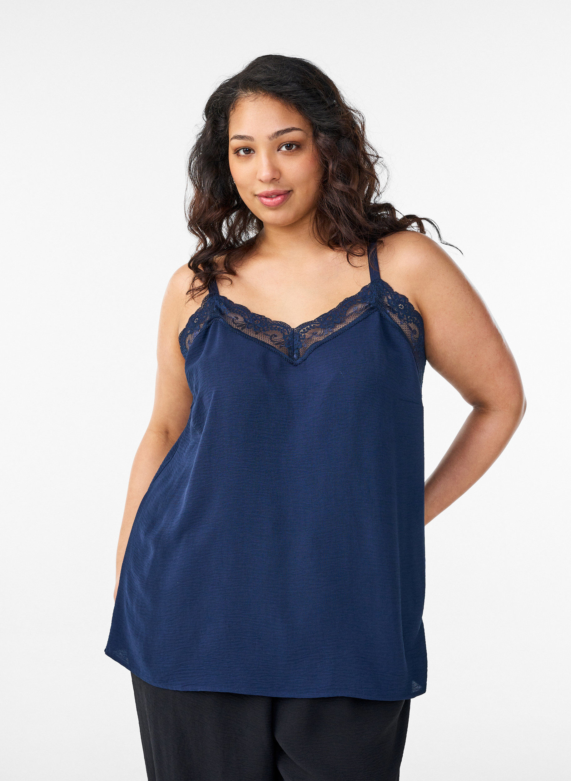 Zizzi Cami-Top mit V-Ausschnitt und Spitzen, Blau, Model image number 0