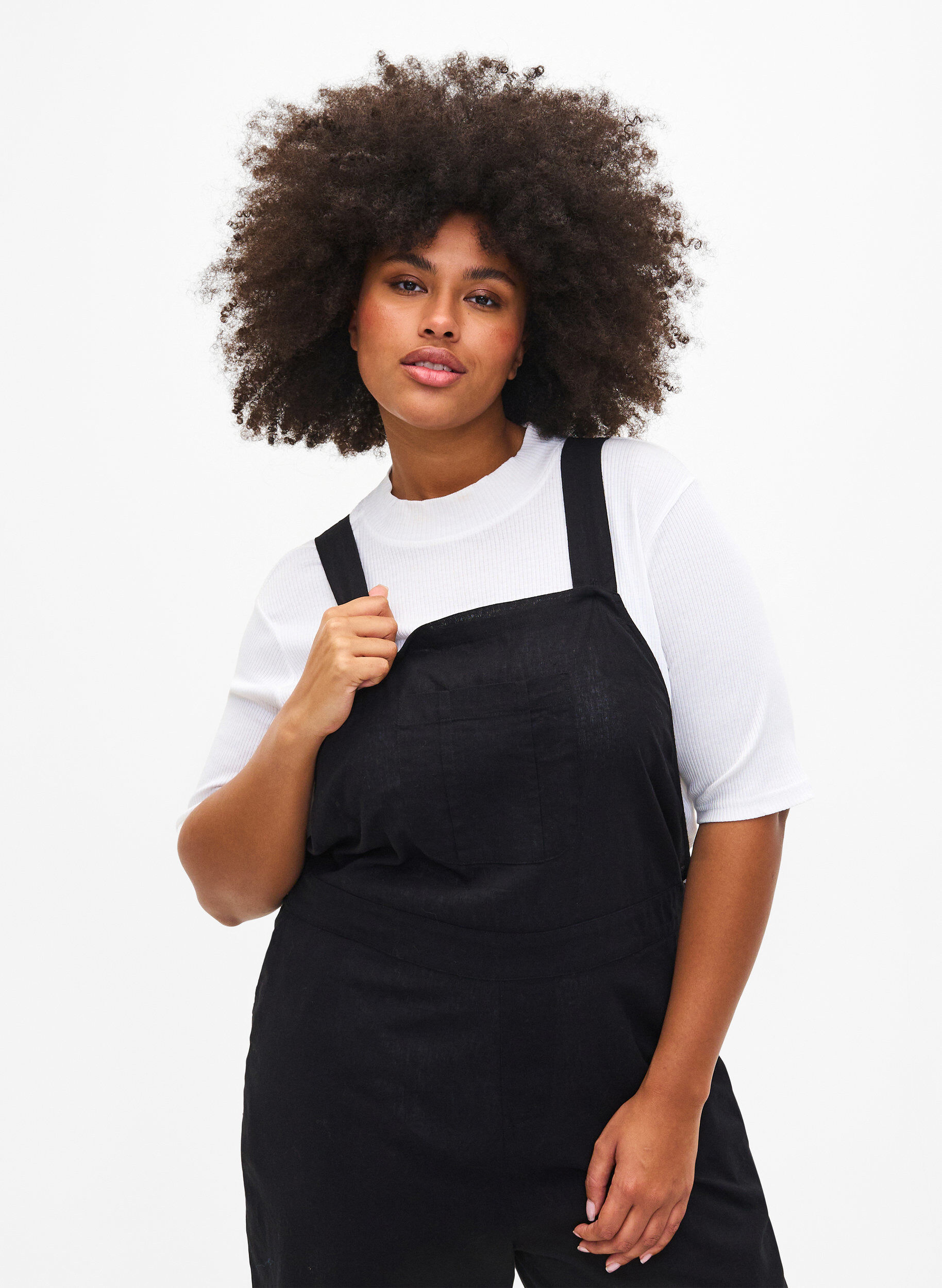 Zizzi Latzhose aus Leinenmischung, Black, Model image number 2