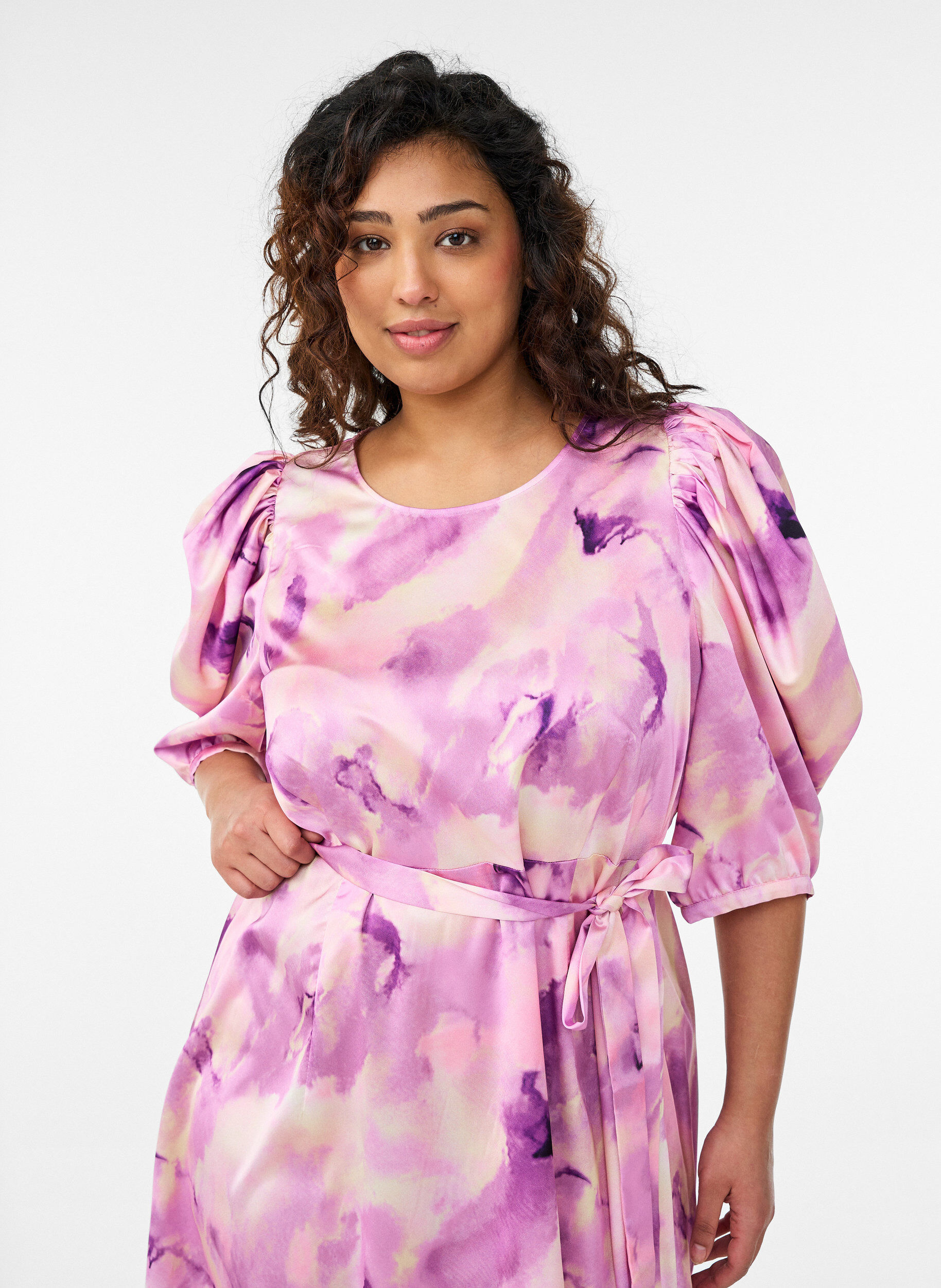 Zizzi Partykleid mit kurzen &Auml;rmeln und Bindeg&uuml;rtel, Lila, Model image number 2