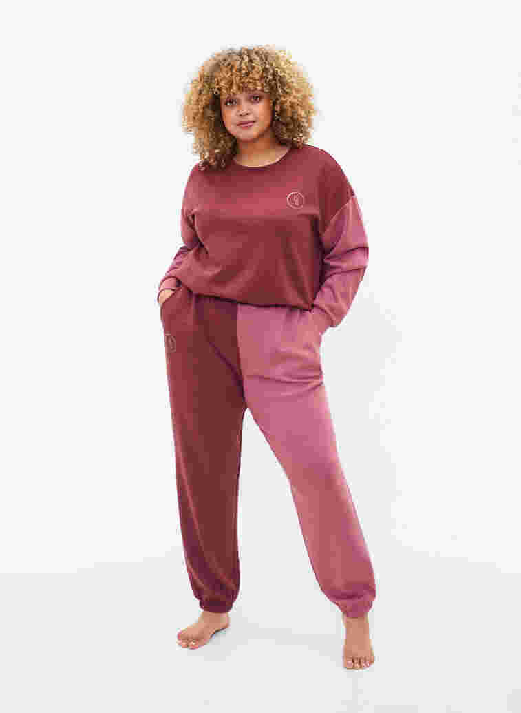 Sweatpants mit Colourblock, Red Mahogany/RoseBr., Model image number 0