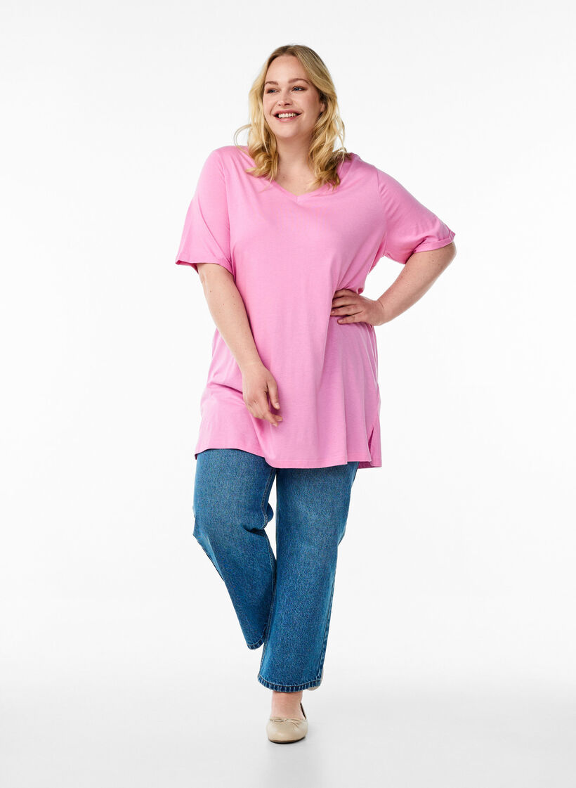 Einfarbiges Oversize T-Shirt mit V-Ausschnitt, Pink, Model image number 1