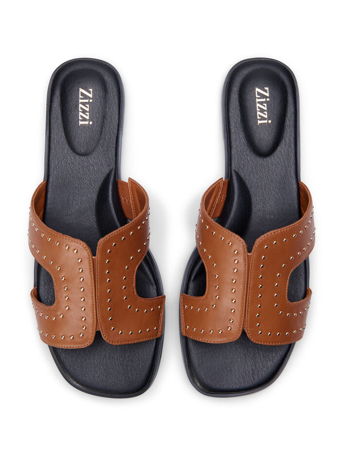 Flache Sandalen mit Nieten, Braun, Packshot image number 2