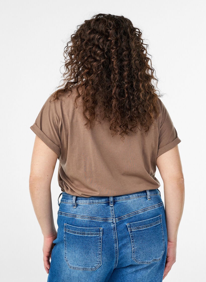 Kurz&auml;rmeliges T-Shirt aus einer Baumwollmischung, Braun, Model image number 2