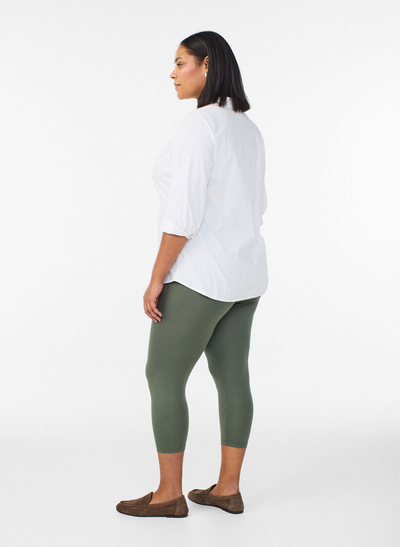 Basic 3/4-Leggings aus Viskose, Gr&uuml;n, Model image number 2