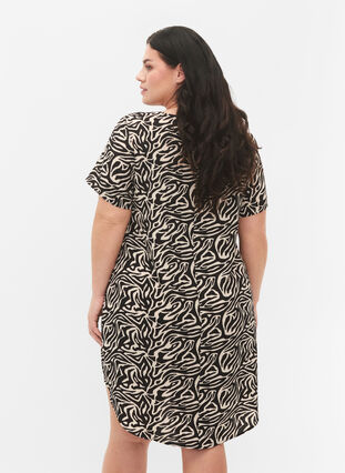 Bedrucktes Kleid mit kurzen Ärmeln, Black/White Animal, Model image number 1