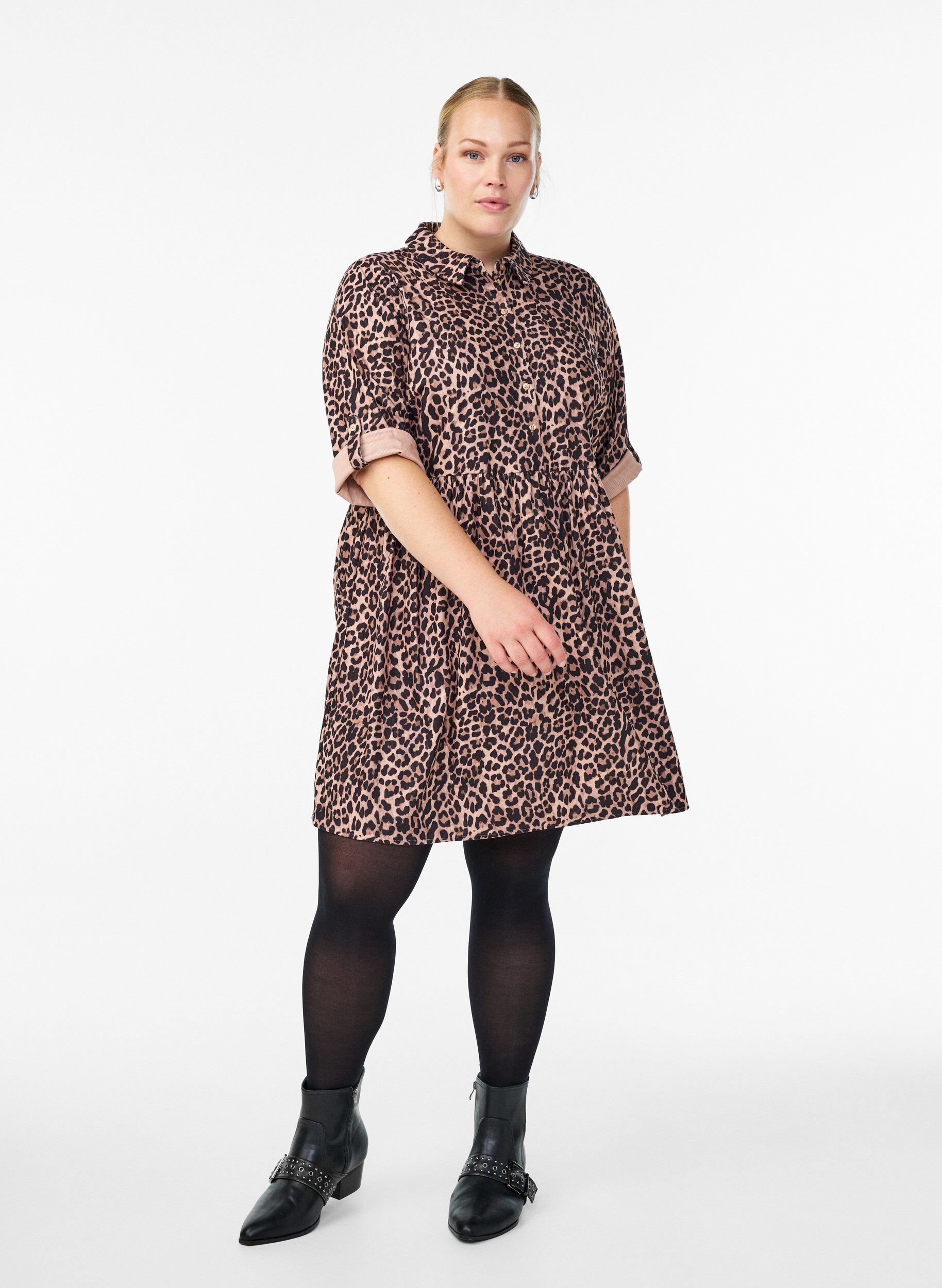 Zizzi Kleid aus Samt mit Leopardenmuster, Braun, Model image number 1