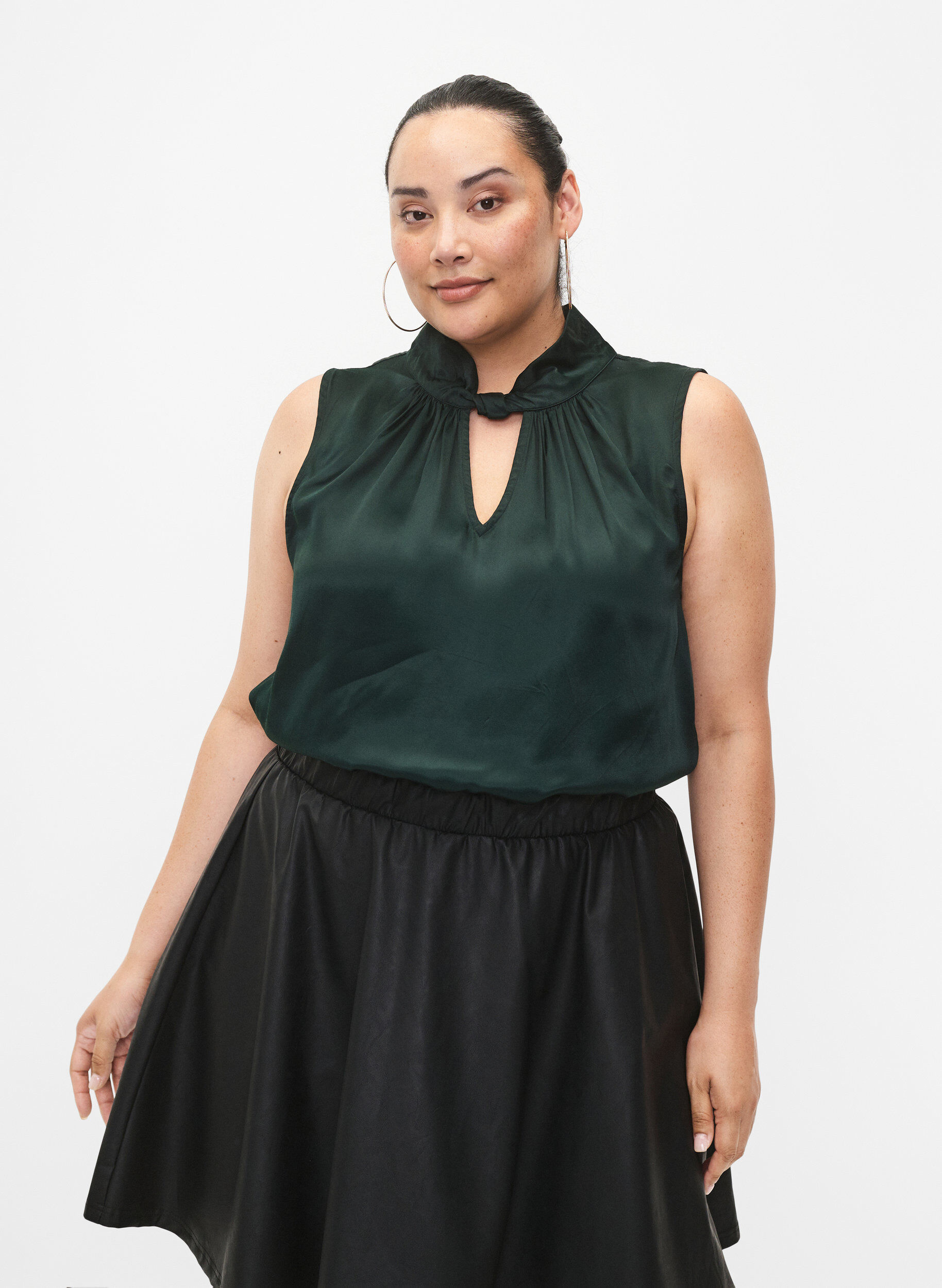 Zizzi &Auml;rmelloses Top aus Viskose mit Detail, Scarab, Model image number 0