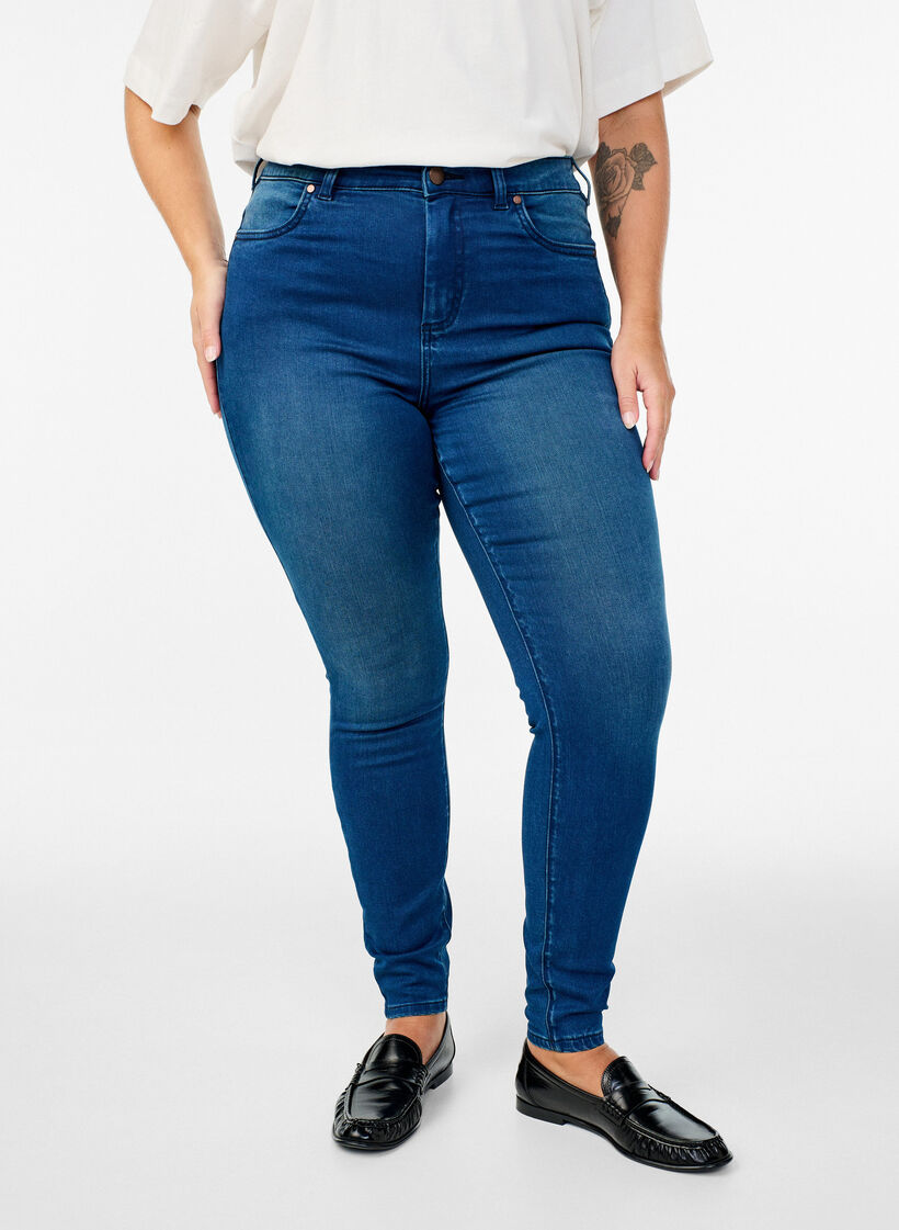 Hoch taillierte super Slim Amy Jeans, Blau, Model image number 2