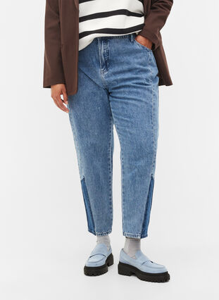 Gekürzte Mille Mom-Jeans mit Colour-Block, Blue denim, Model image number 3