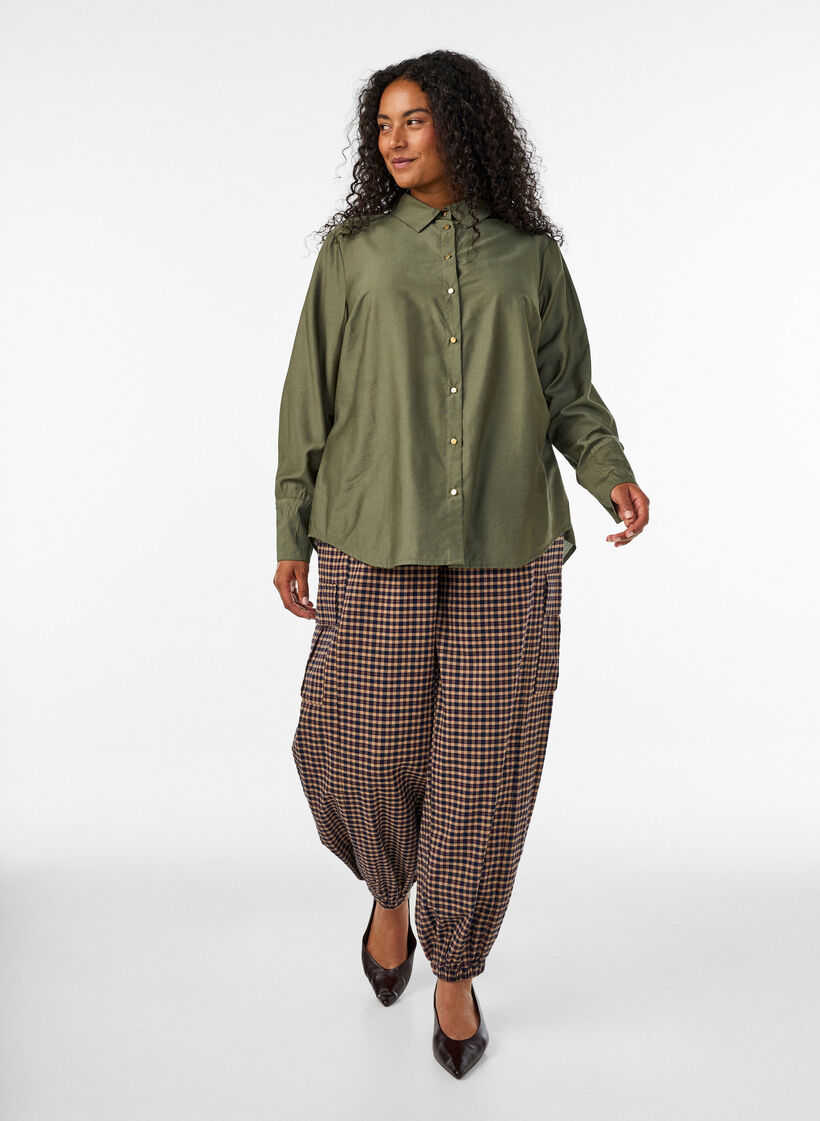 Bluse aus Viskose mit goldenen Kn&ouml;pfen, Gr&uuml;n, Model image number 1