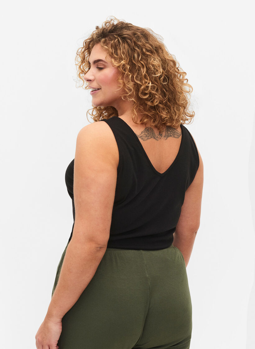 Geripptes Basic Top mit V-Ausschnitt, Black, Model image number 1