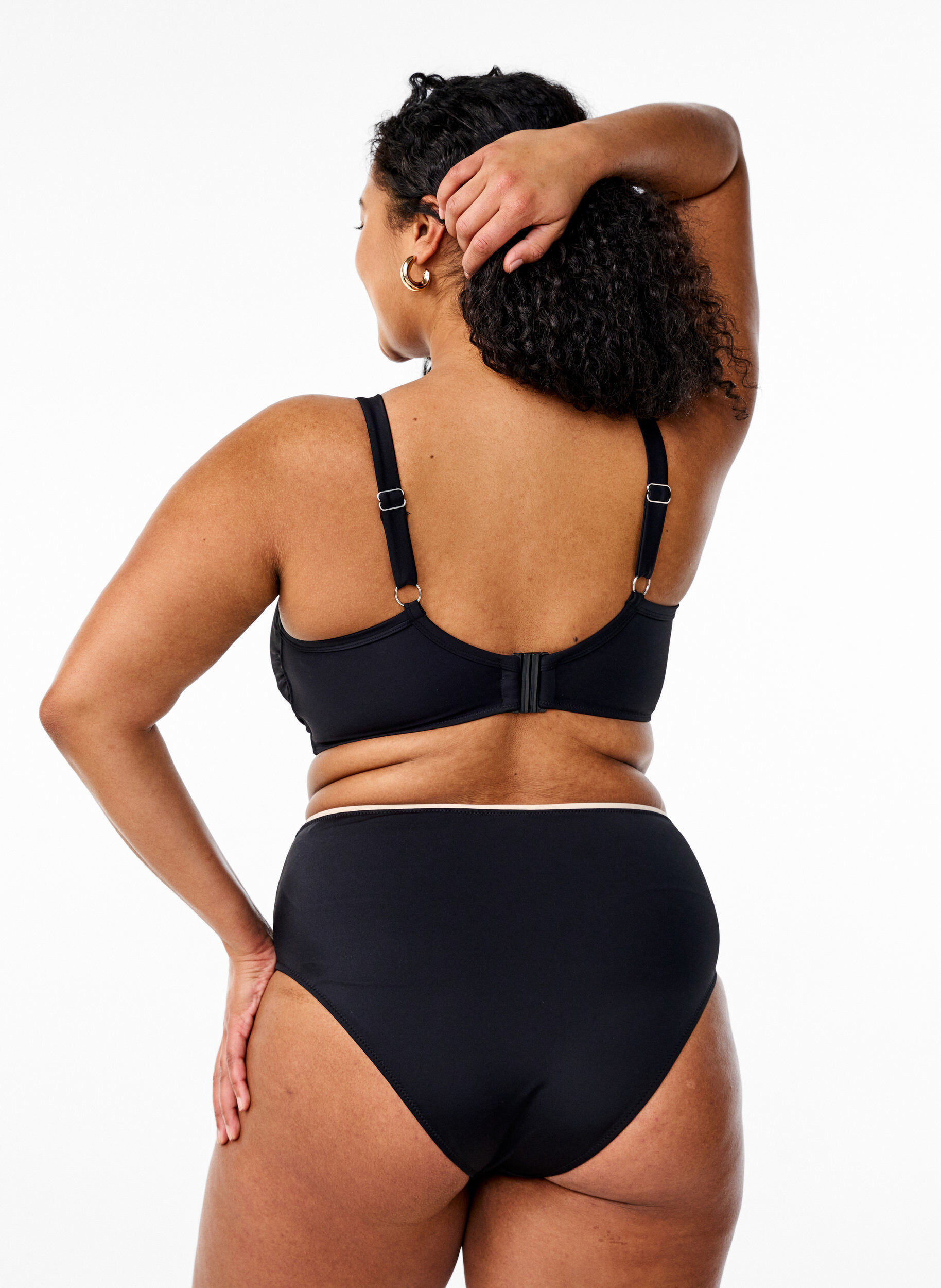 Zizzi Tai Bikinihose mit hohem Bund, Schwarz, Model image number 1