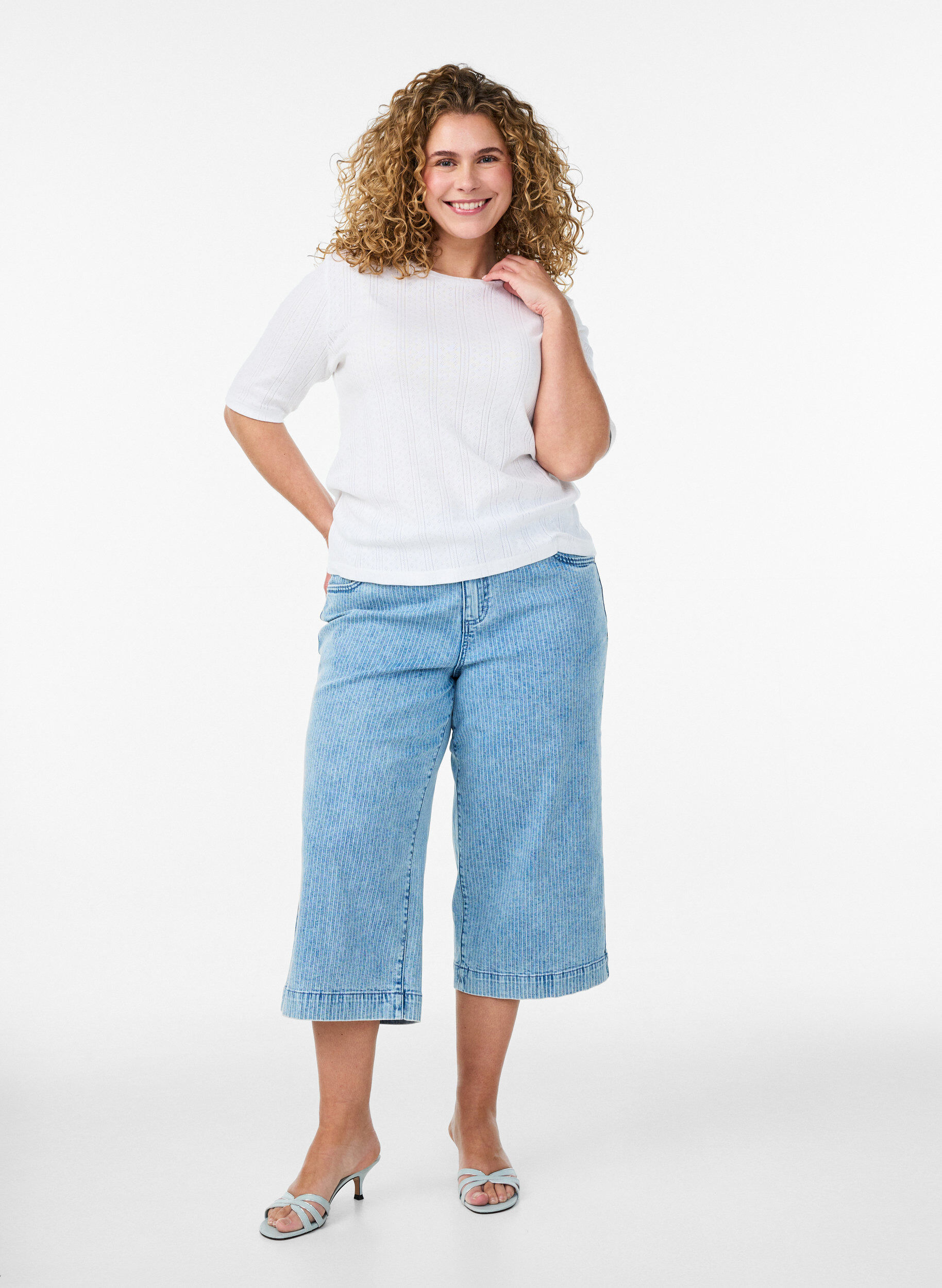 Zizzi T-Shirt aus Baumwolle mit Lochstickerei, Wei&szlig;, Model image number 1