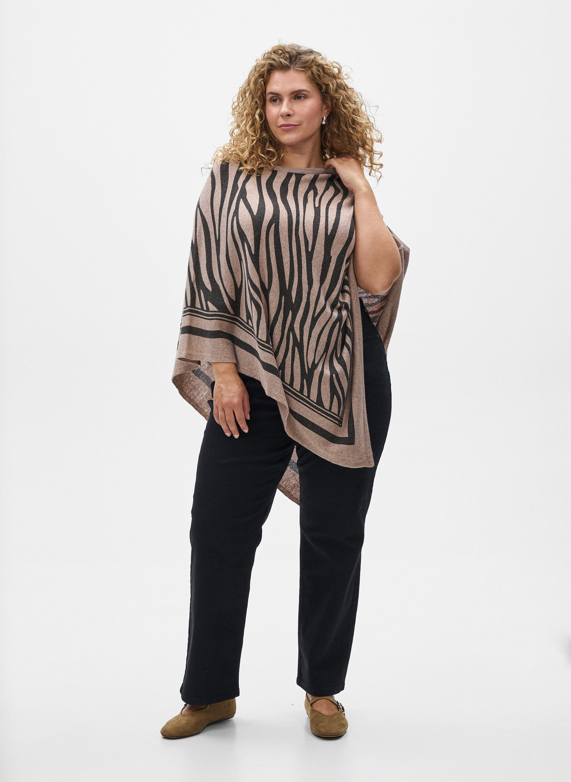 Zizzi Feinstrickponcho., Schwarz, Model image number 1