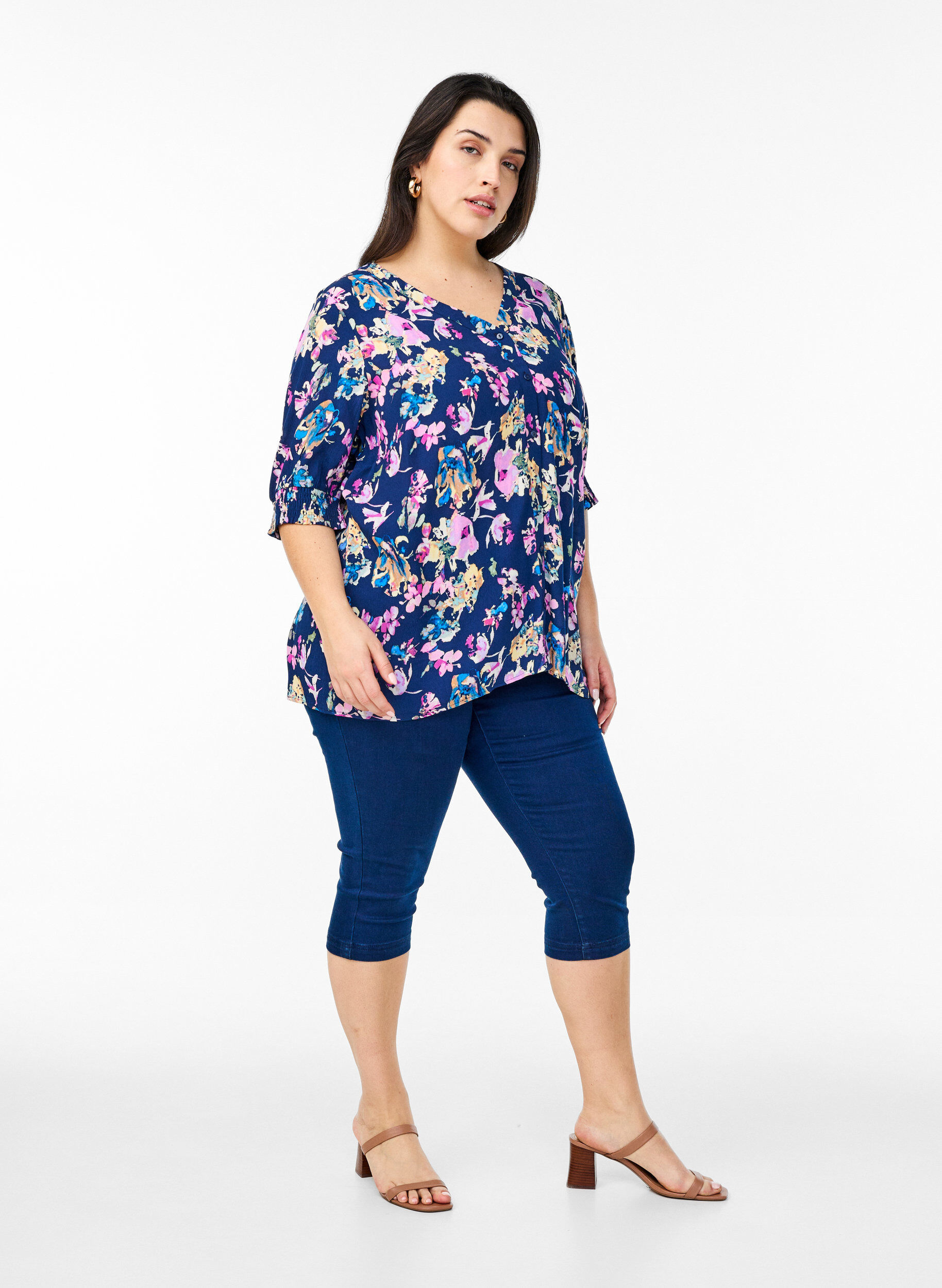 Zizzi Kurz&auml;rmelige Bluse aus Viskose, Blau, Model image number 1