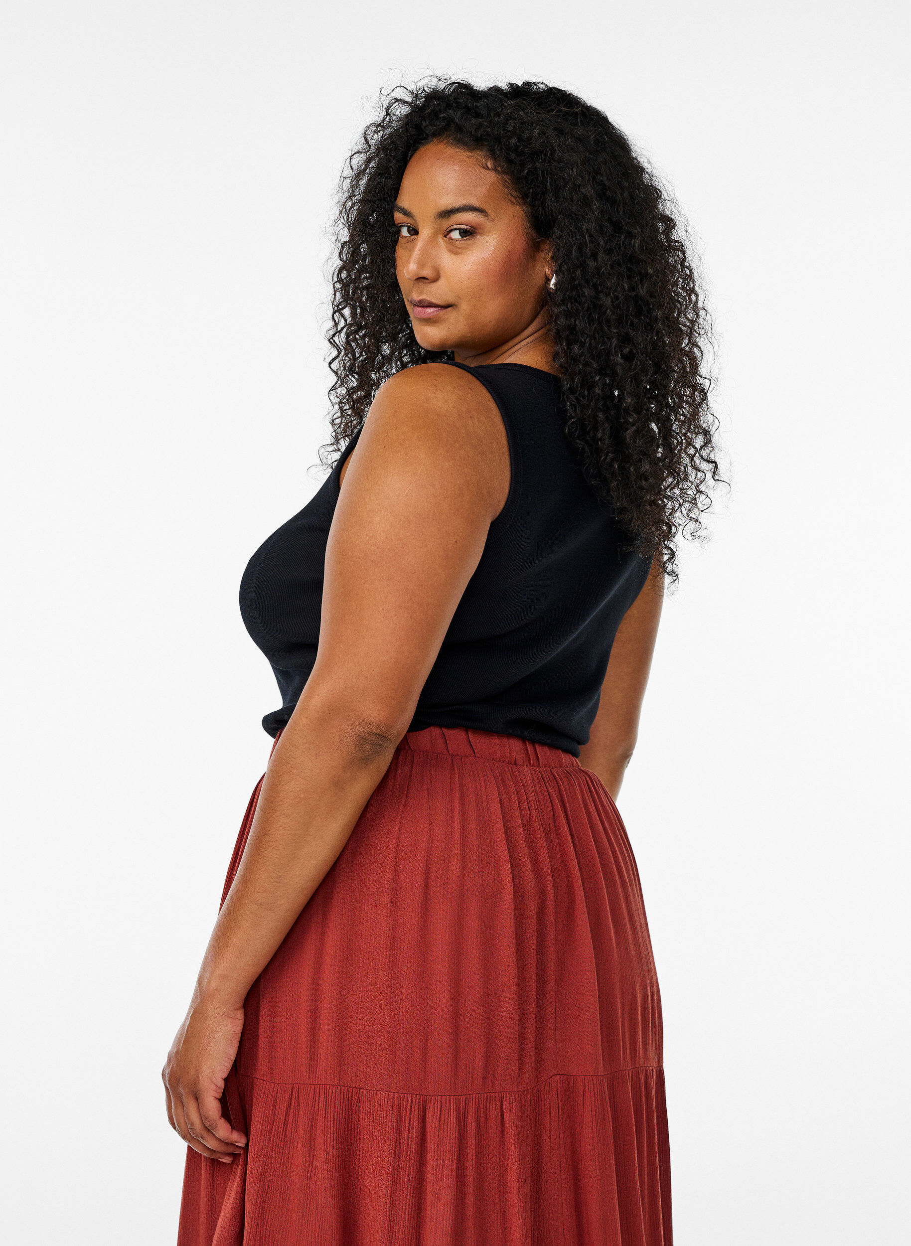 Zizzi Tailleiertes Top mit Motiv, Schwarz, Model image number 2