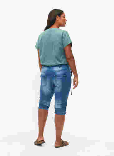 Slim Fit Caprijeans mit Taschen, Light blue denim, Model image number 2
