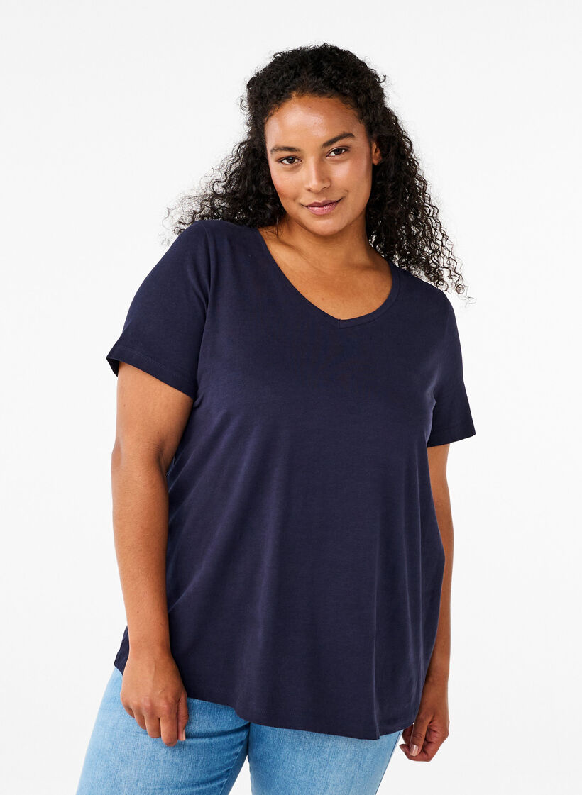 Einfarbiges basic T-Shirt aus Baumwolle, Blau, Model image number 0