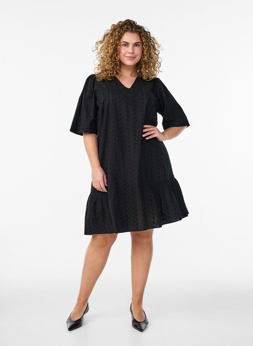 Knielanges Kleid aus Baumwolle mit Stickerei und V-Ausschnitt, Schwarz, Model image number 1