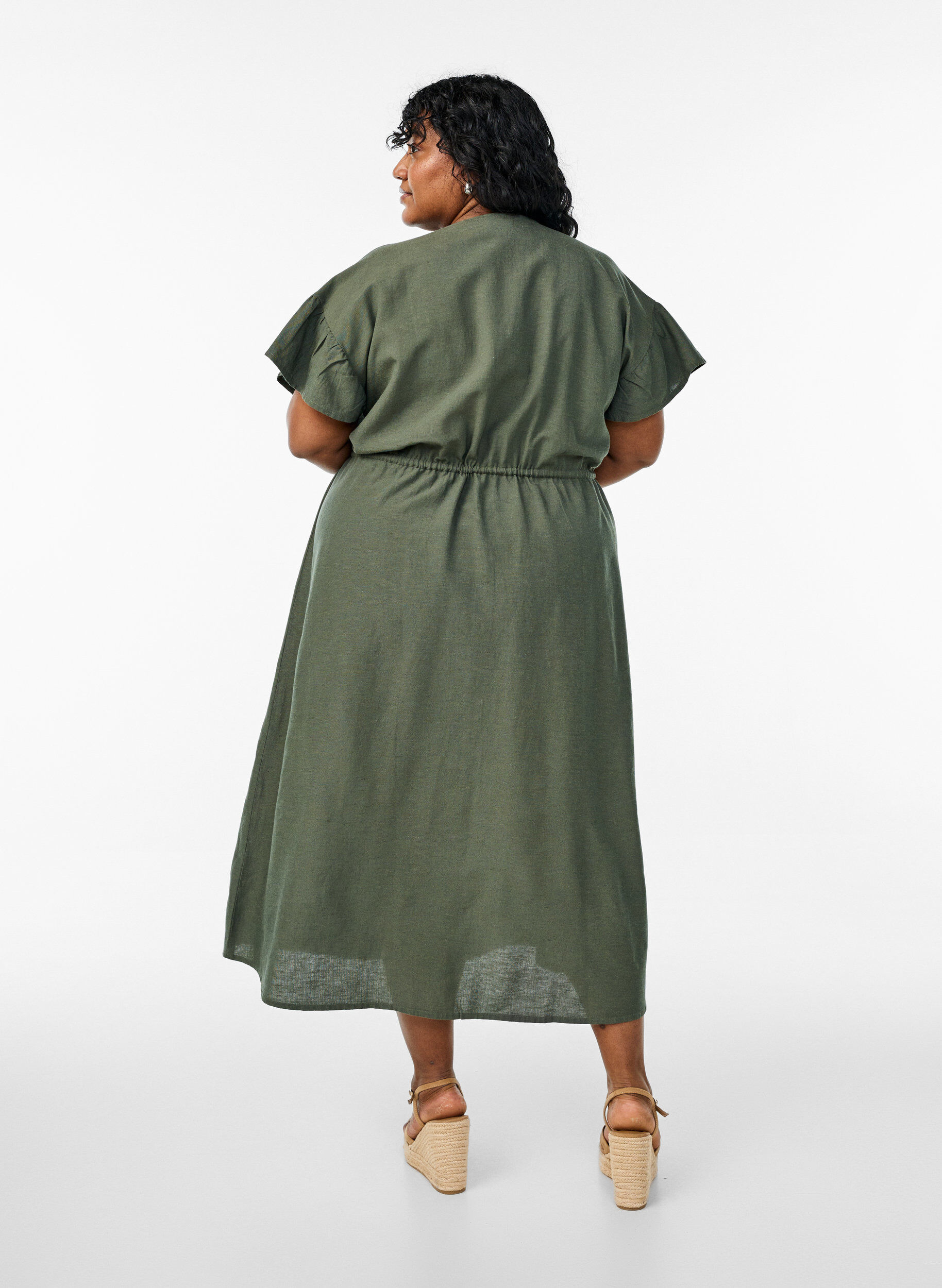 Zizzi Maxi-Kleid mit Kn&ouml;pfen und Bindeg&uuml;rtel, Gr&uuml;n, Model image number 2