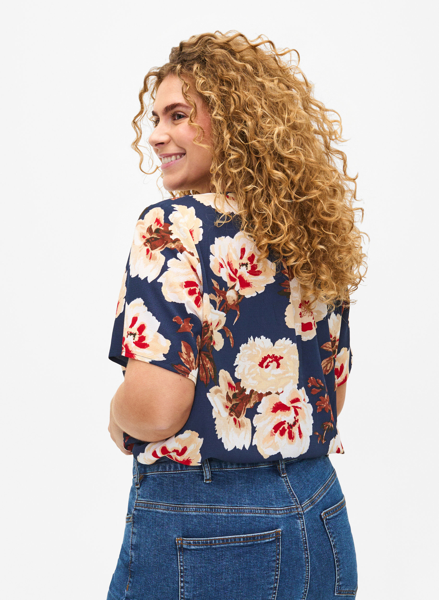 Zizzi Bluse mit kurzen &Auml;rmeln und V-Ausschnitt , Blau, Model image number 2