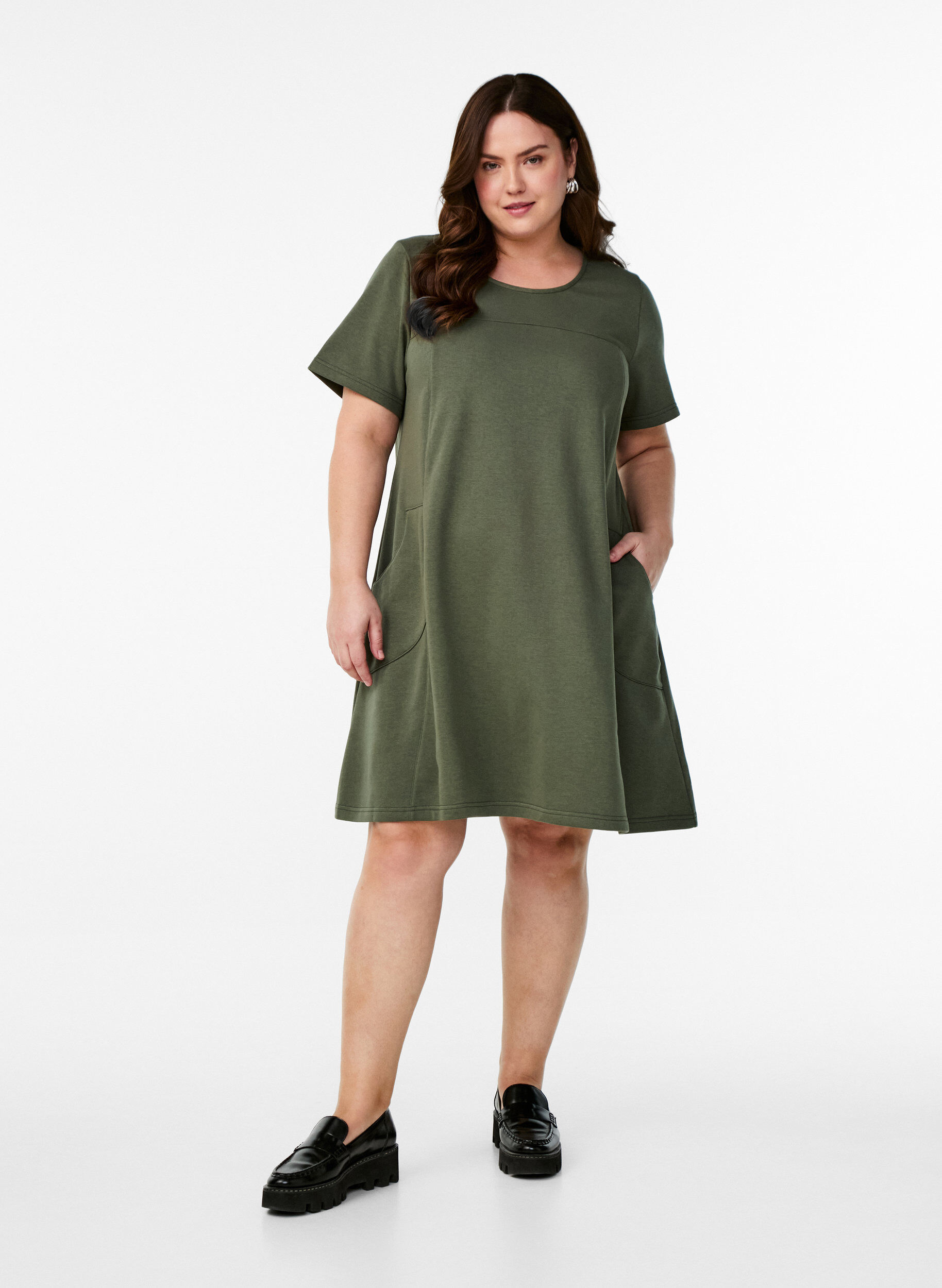 Zizzi Jerseykleid mit kurzen &Auml;rmeln und Taschen, Gr&uuml;n, Model image number 1