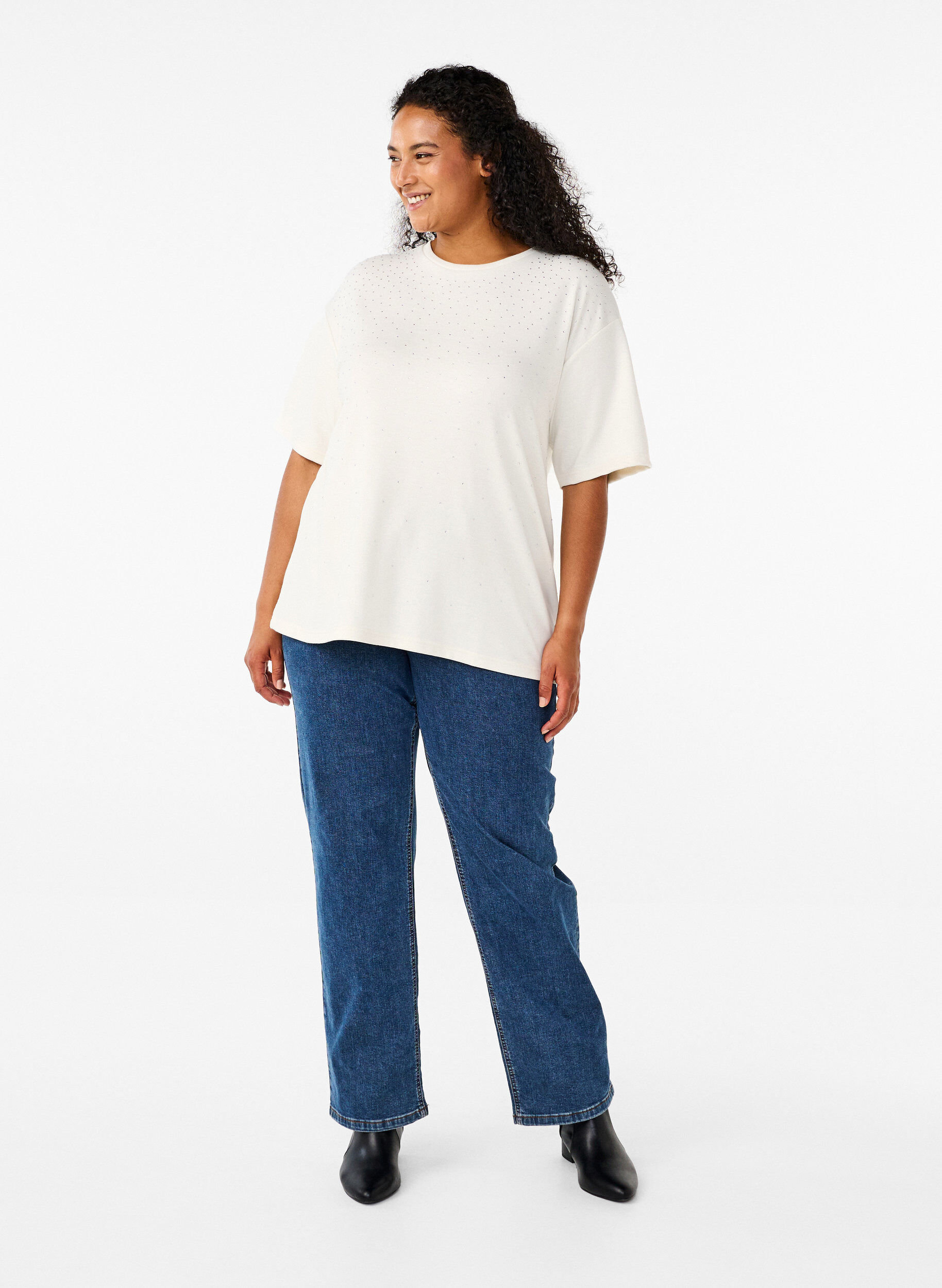 Zizzi T-Shirt mit Strasssteinen und Rundhalsausschnitt, Wei&szlig;, Model image number 1