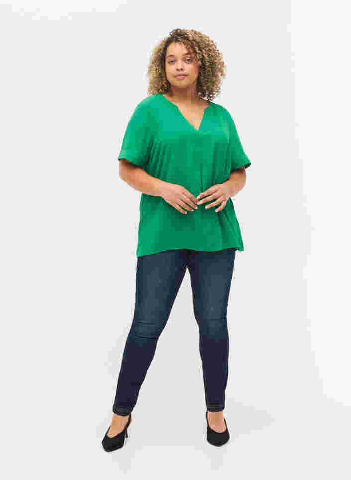 Kurzärmelige Bluse mit V-Ausschnitt, Jolly Green, Model image number 2