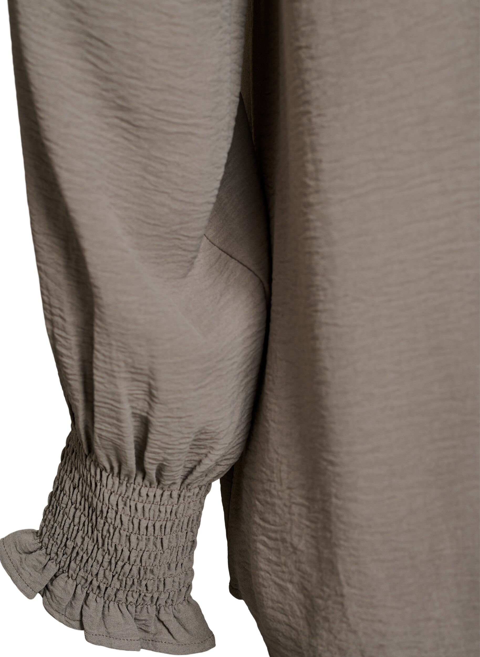 Zizzi Bluse mit Smockb&uuml;ndchen und V-Ausschnitt, Beige, Packshot image number 3