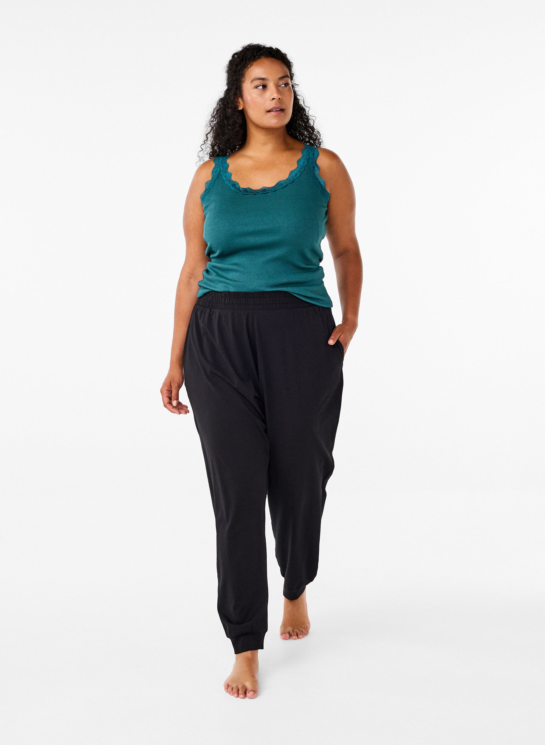 Zizzi Pyjama aus Baumwolle, Schwarz, Model image number 0