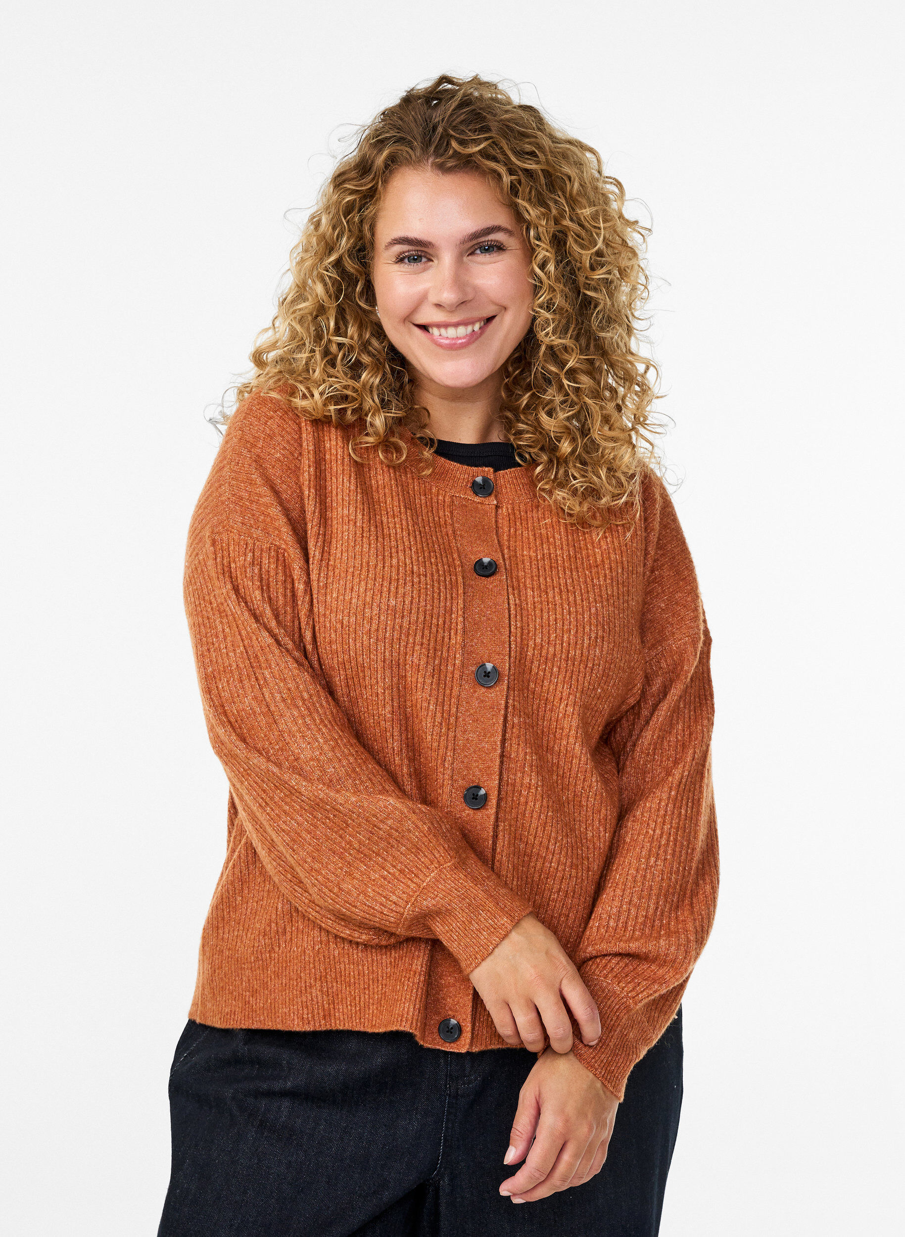 Zizzi Rippenstrick Strickjacke mit Kn&ouml;pfen, Orange, Model image number 0