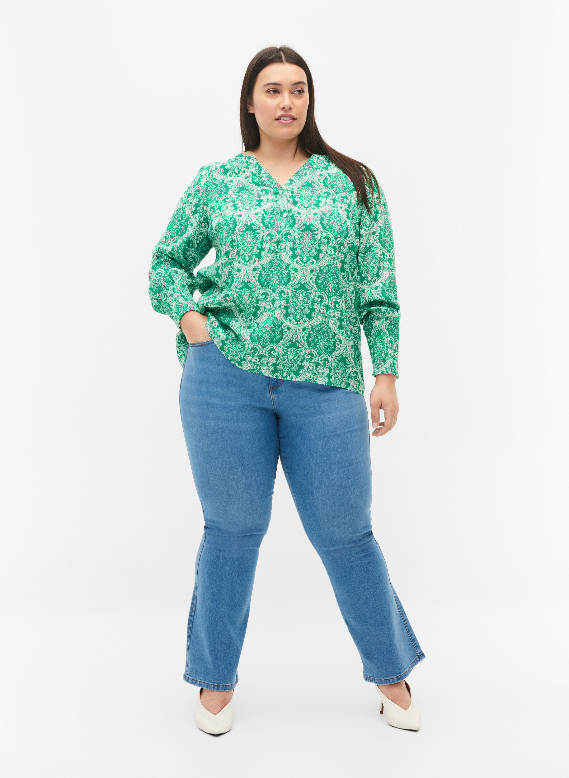 Zizzi Bluse aus Viskose mit Print und Smock, Jolly Green Oriental, Model image number 2