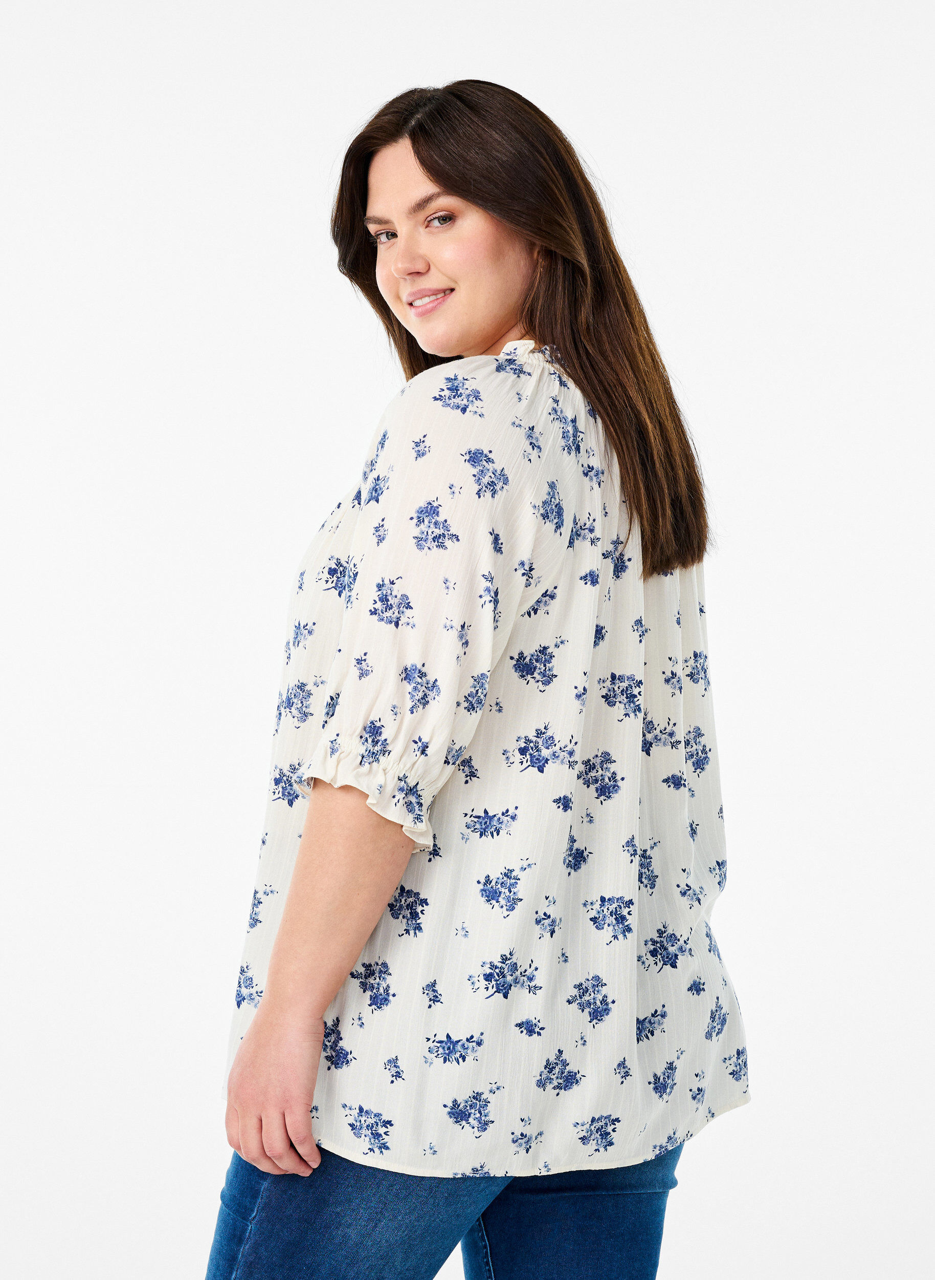ZizziGebl&uuml;mte Bluse aus Viskose mit halblangen &Auml;rmeln, Wei&szlig;, Model image number 2