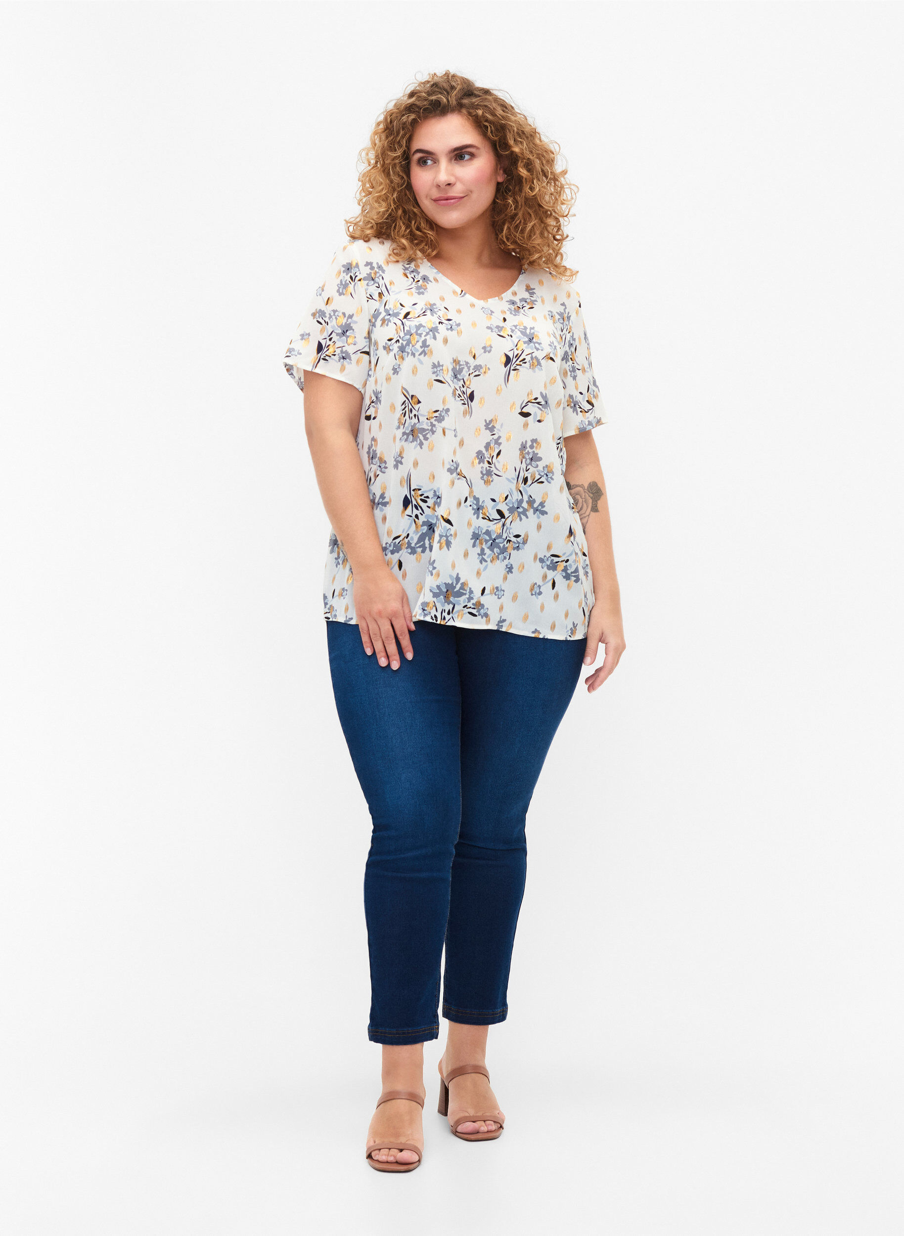 Zizzi Bluse mit Druck und Lurex, White Flower/Gold, Model image number 2